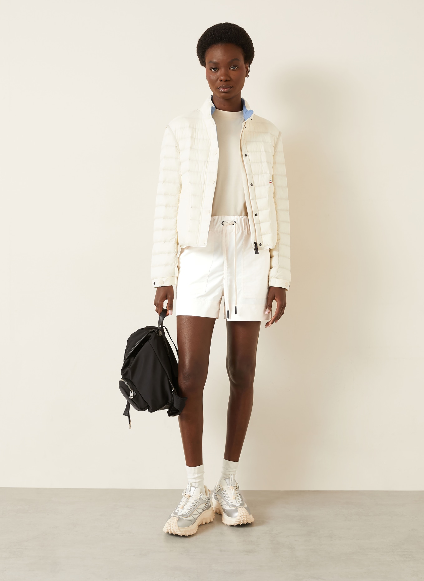 MONCLER GRENOBLE šortky: KRÉMOVÁ