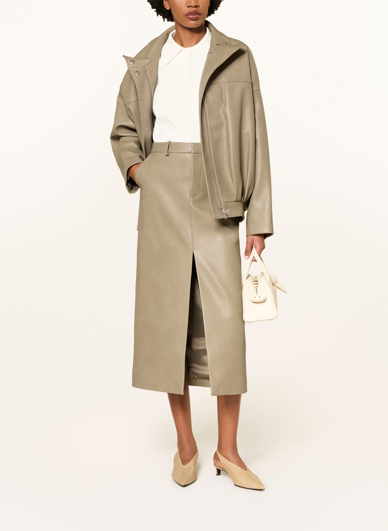 The Frankie Shop Rock MAYBELLE in leerlook: OLIJF