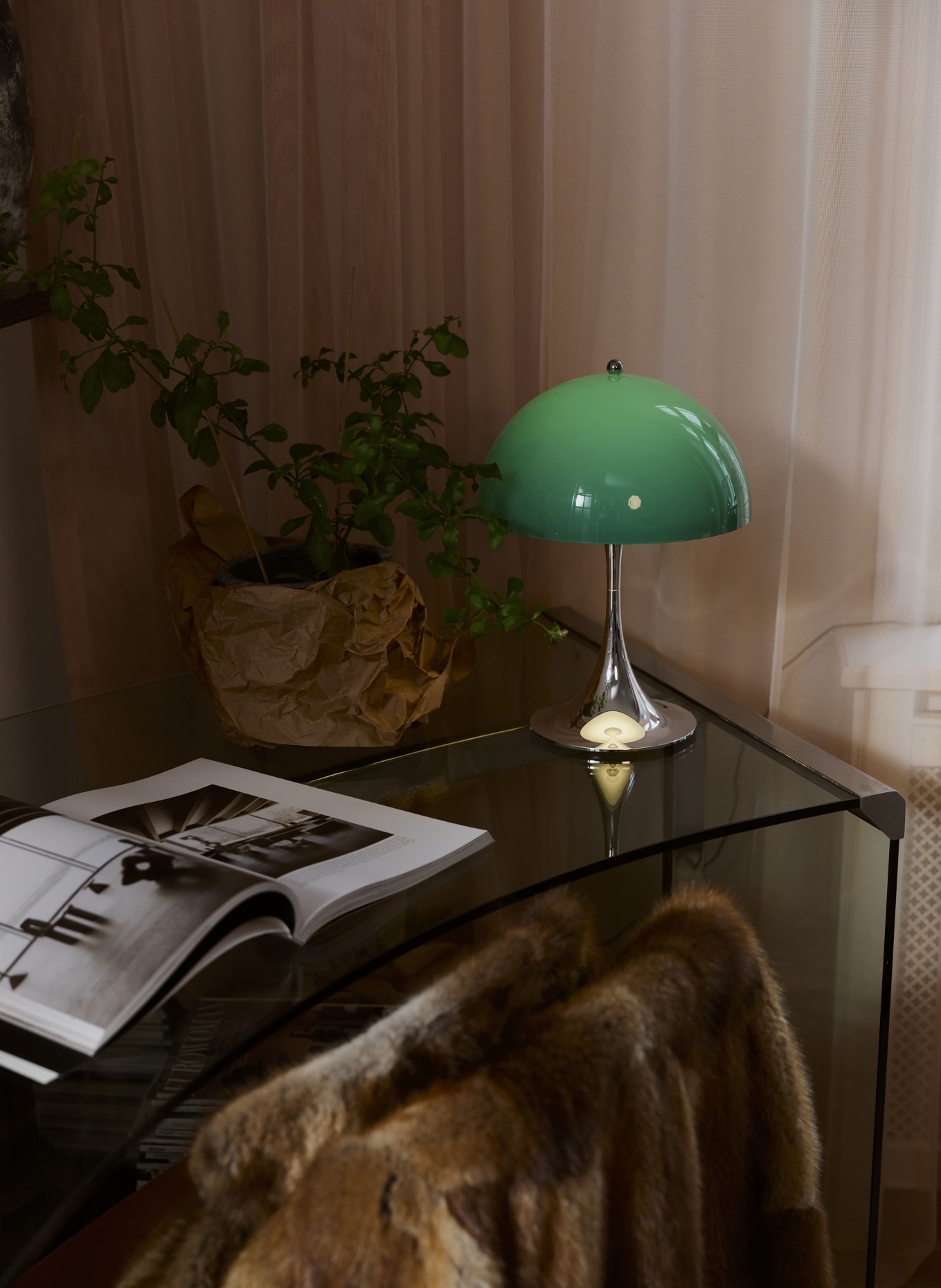 louis poulsen Lampa stołowa PANTHELLA 250 PORTABLE: ZIELONY / SREBRNY