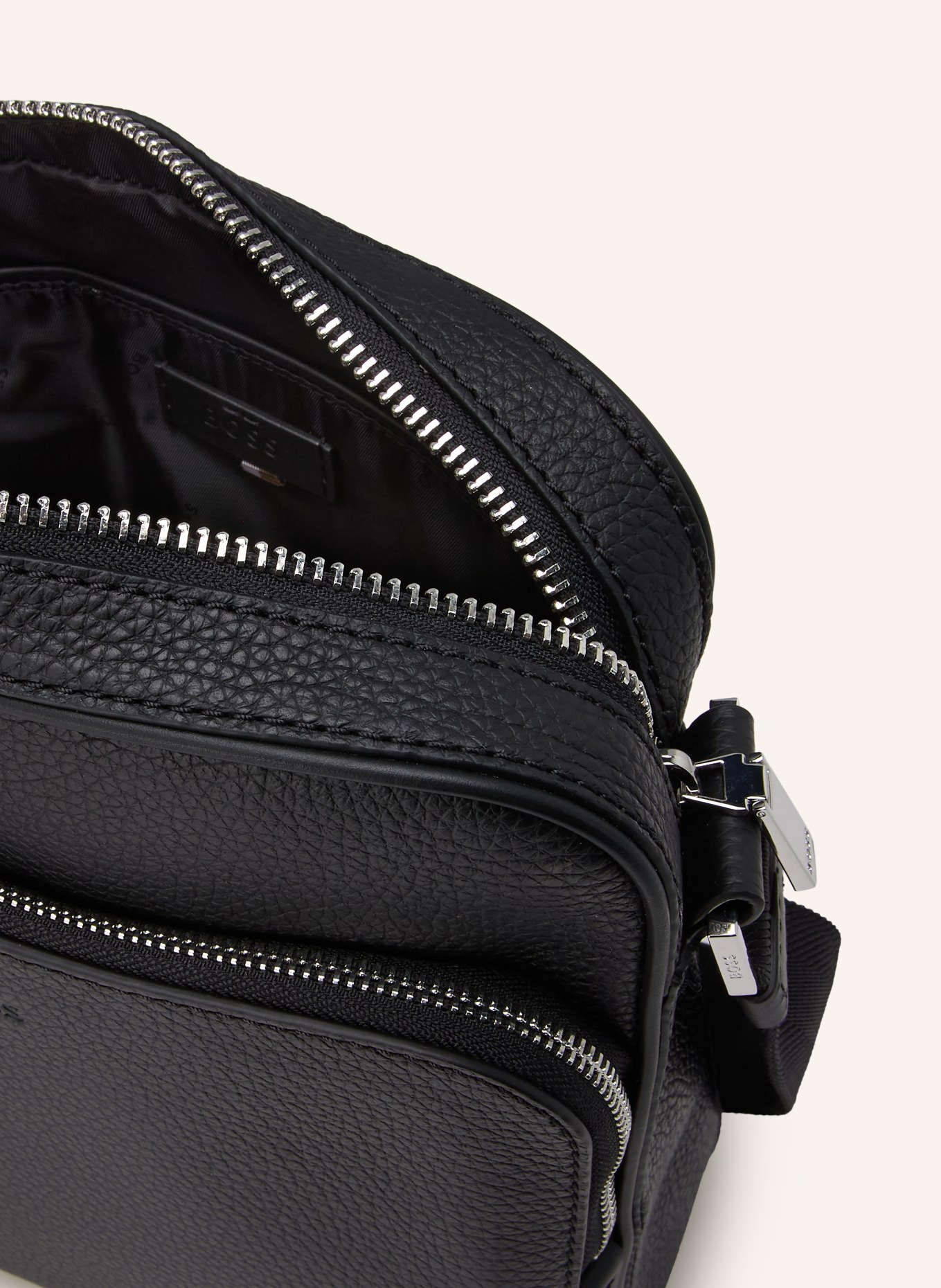 BOSS Schultertasche NEW CROSSTOWN: SCHWARZ / SILBER