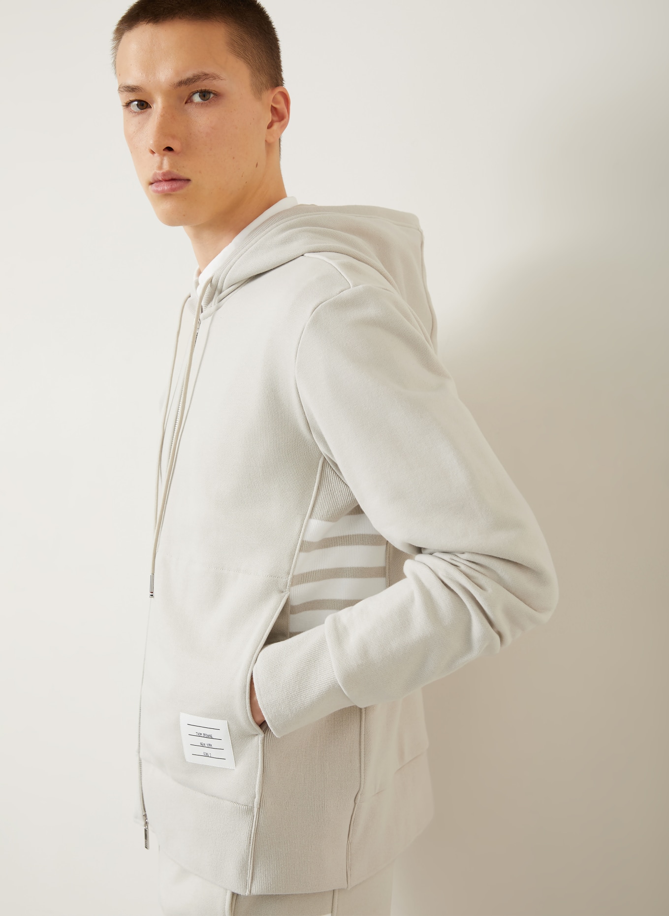 THOM BROWNE. Sweatjacke: BEIGE