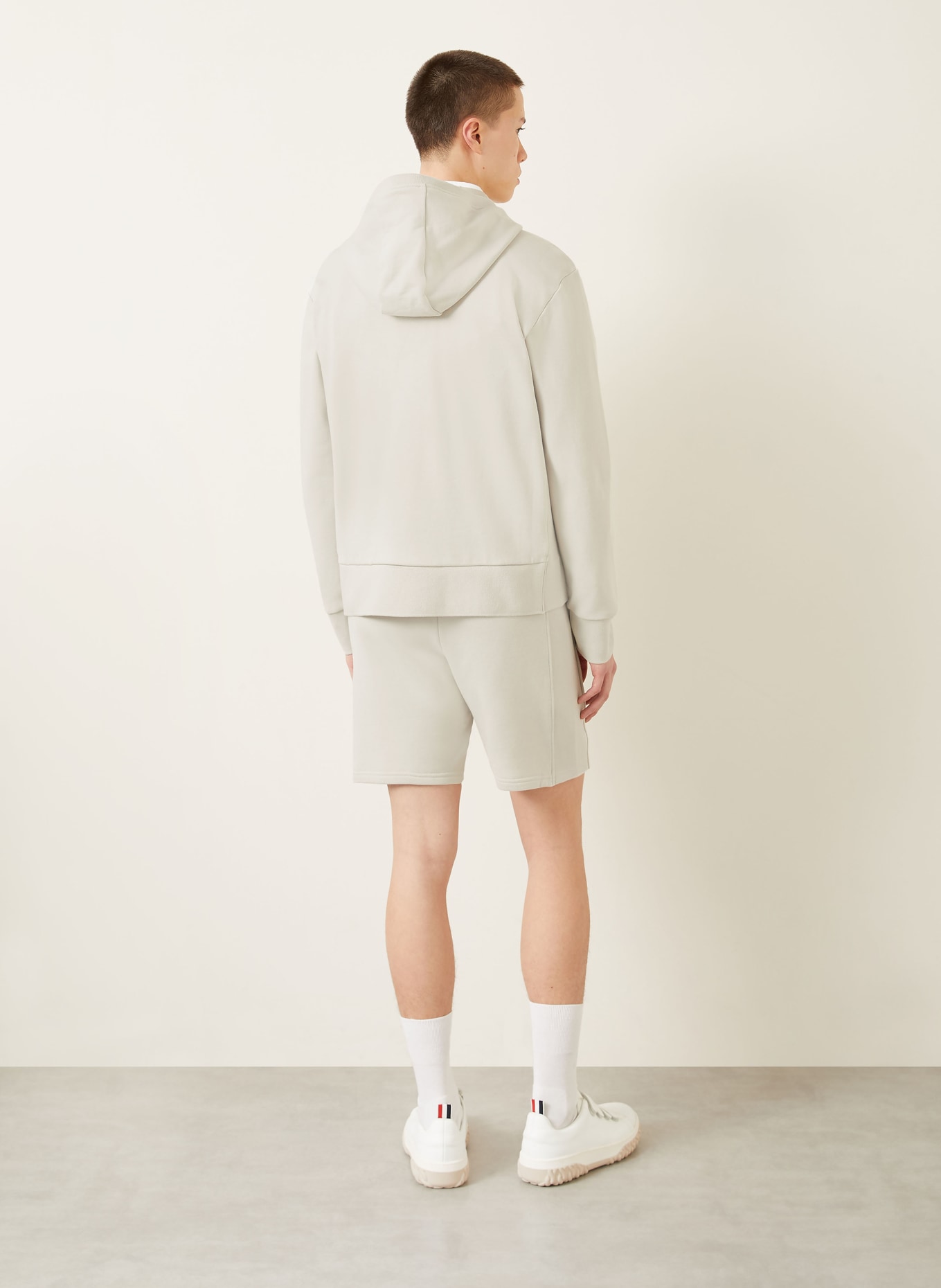 THOM BROWNE. Sweatshorts: CREME / WEISS
