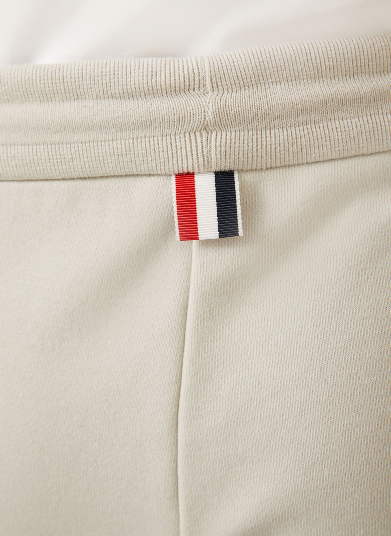 THOM BROWNE. Sweatshorts: CREME / WEISS