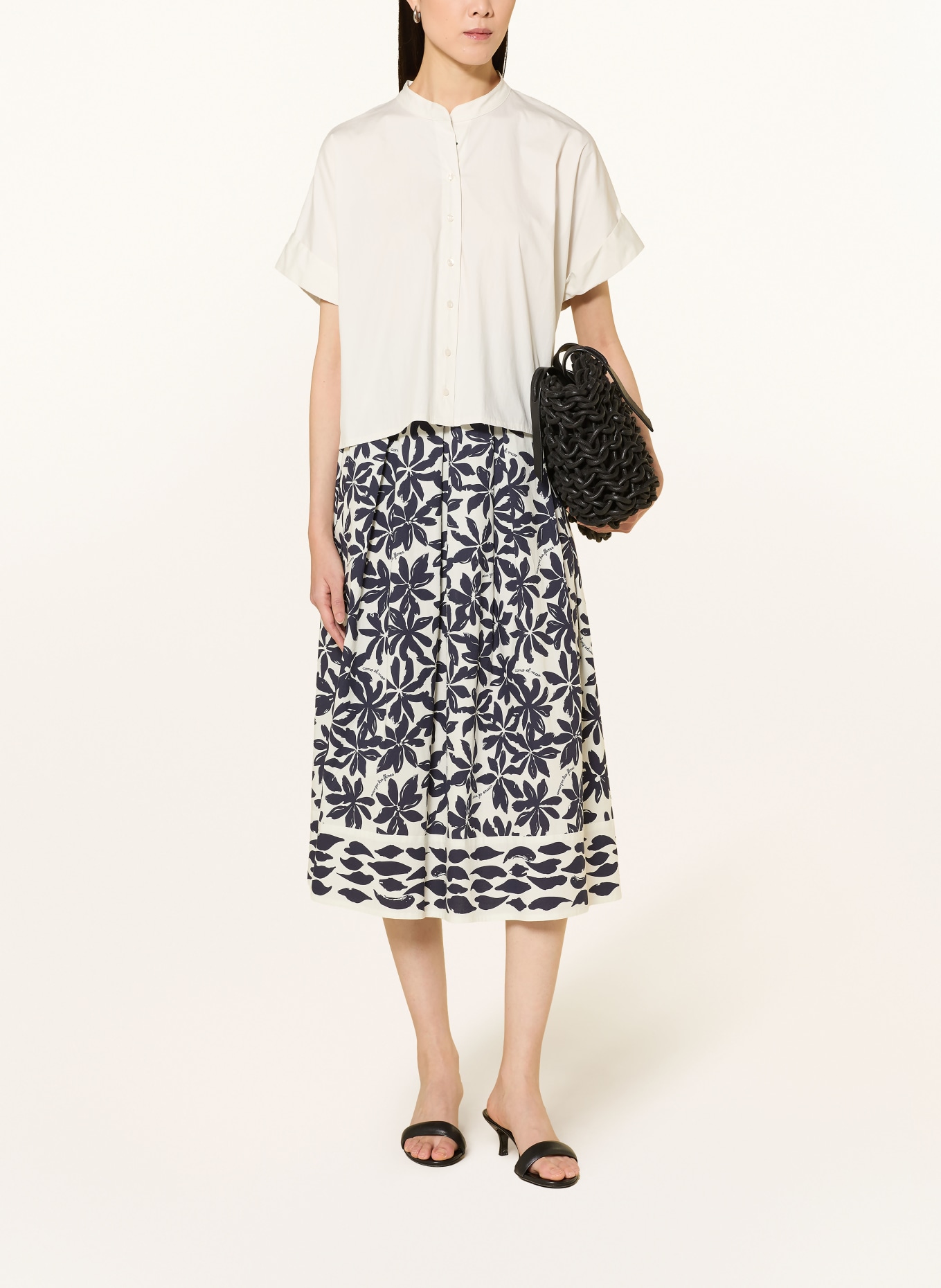 ROBE LÉGÈRE pleated skirt: DARK BLUE / WHITE