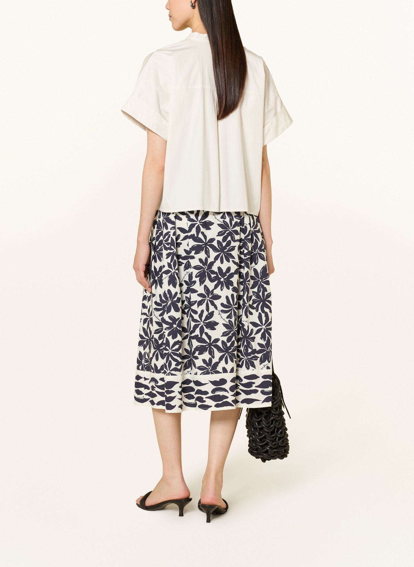 ROBE LÉGÈRE pleated skirt: DARK BLUE / WHITE
