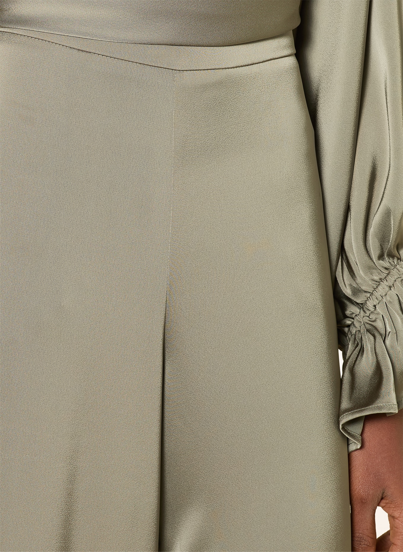 V by Vera Mont Marlenehose aus Satin: OLIV