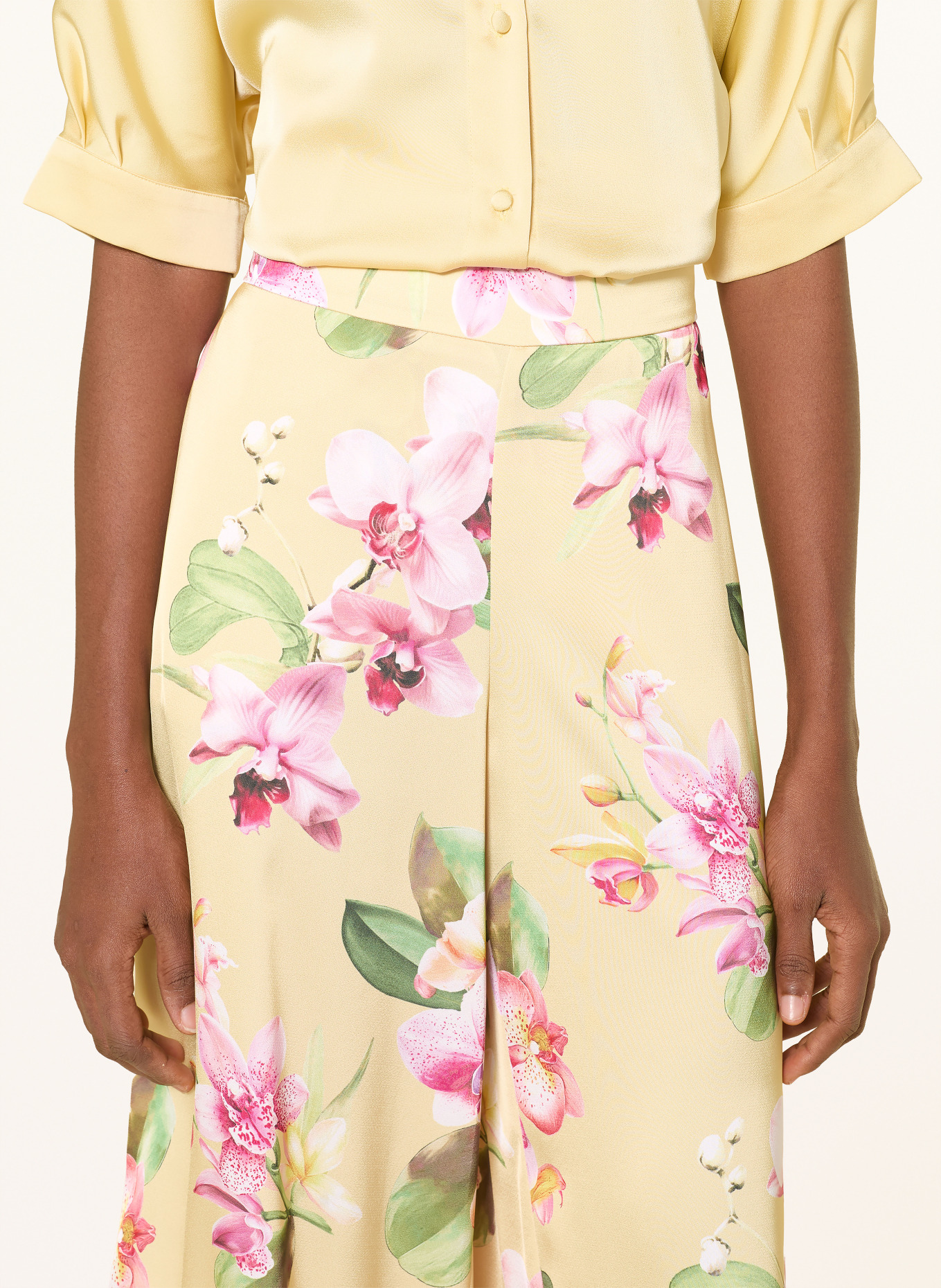 V by Vera Mont Marlenehose aus Satin: GELB / ROSA / GRÜN