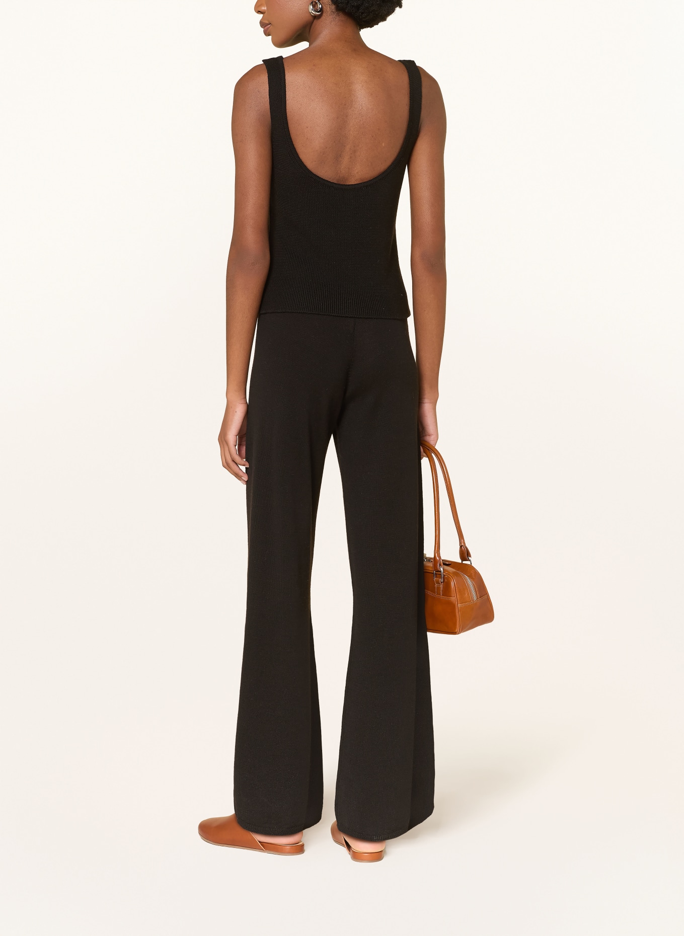 by Aylin Koenig Pull en maille QUINN en laine mérinos: NOIR