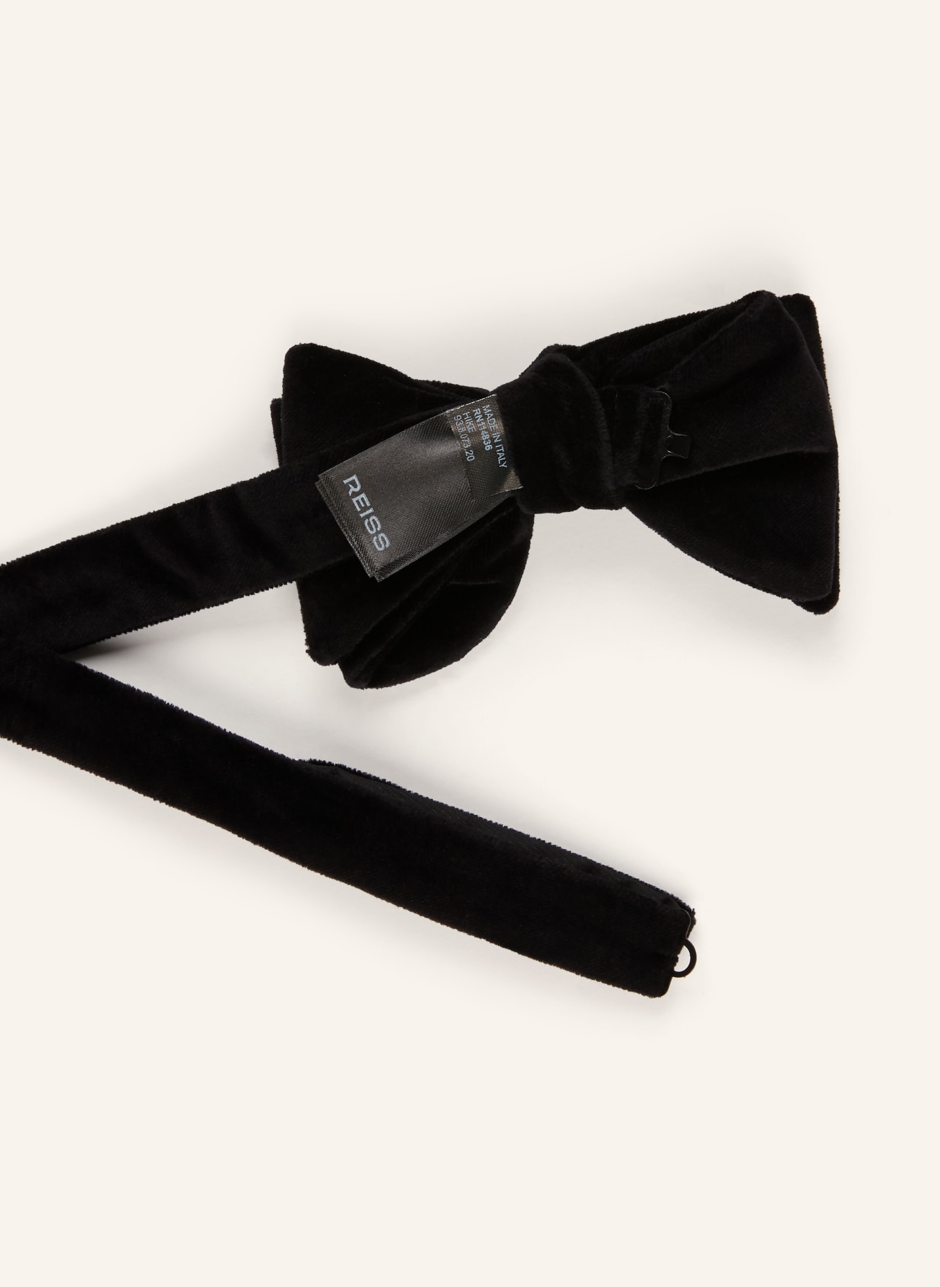 REISS HIKE velvet bow tie: BLACK