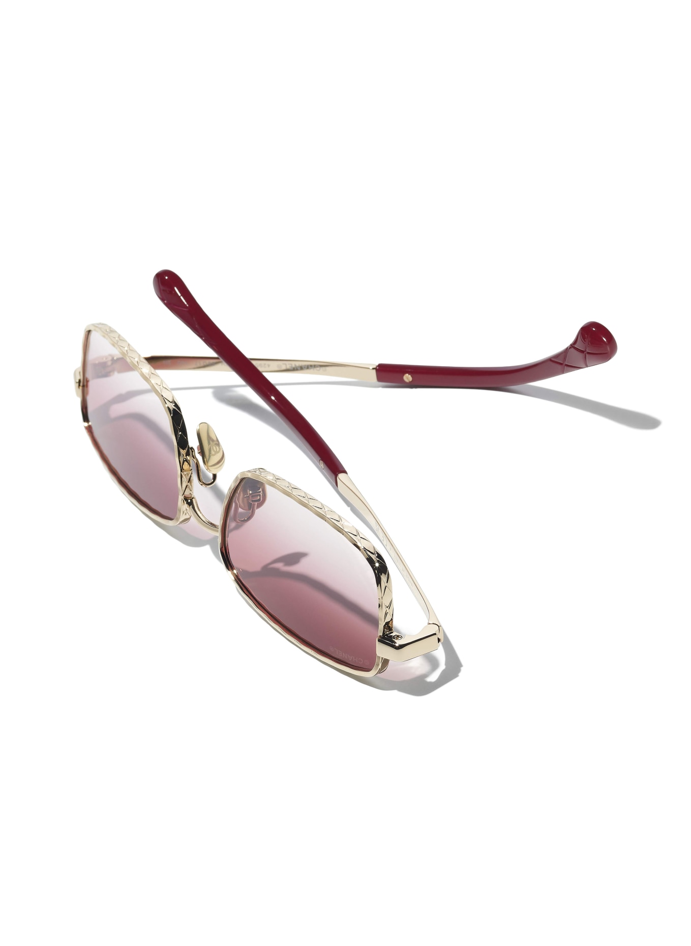 CHANEL Rechteckige Sonnenbrille: GOLD/ ROSA VERLAUF