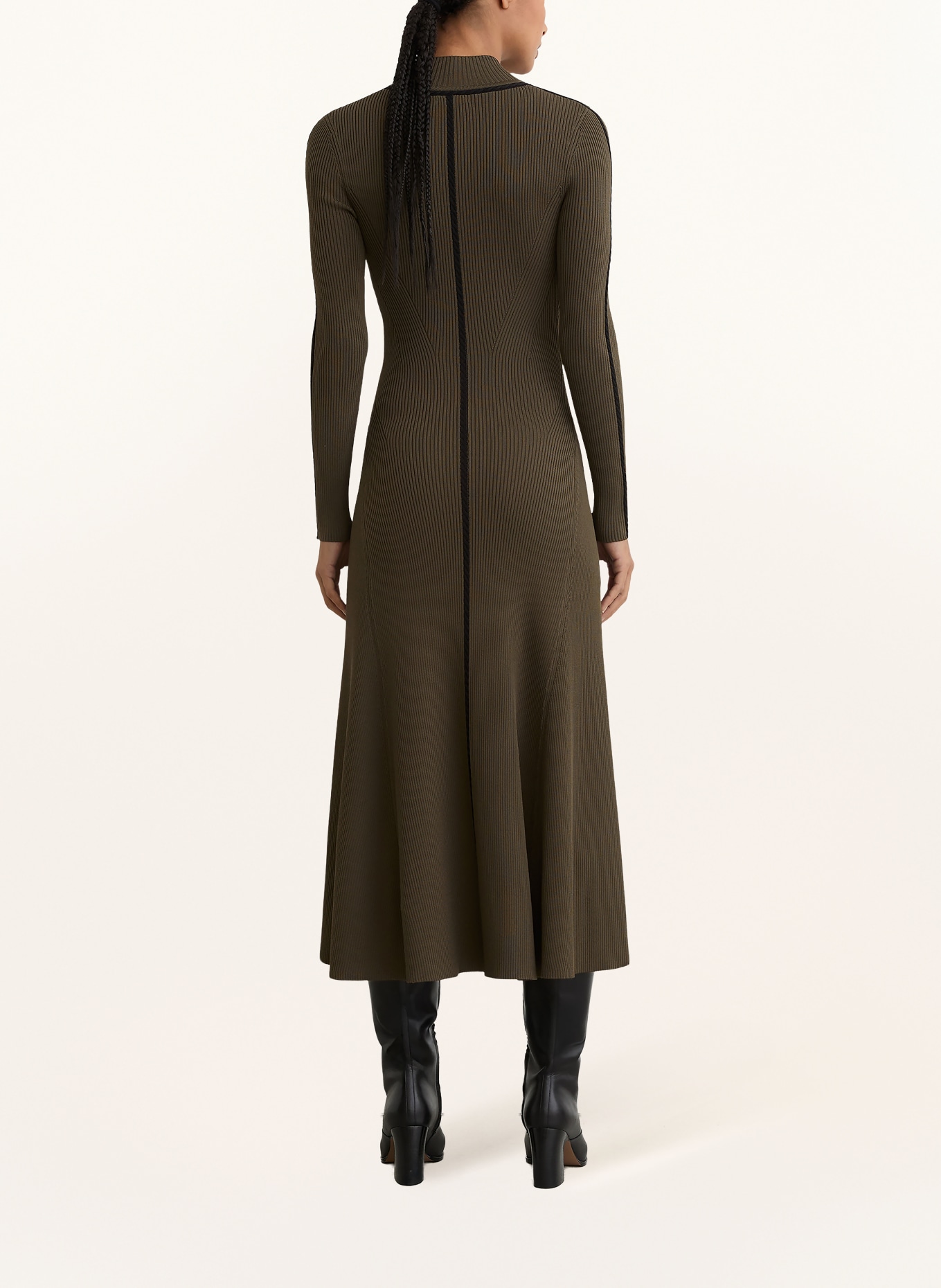 REISS Pletené šaty POLLY: KHAKI / ČERNÁ