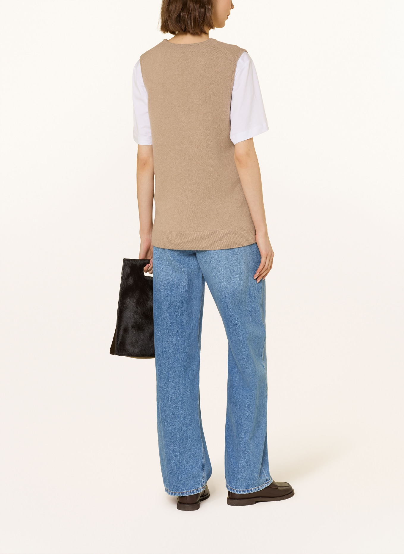 COS sleeveless sweater: LIGHT BROWN