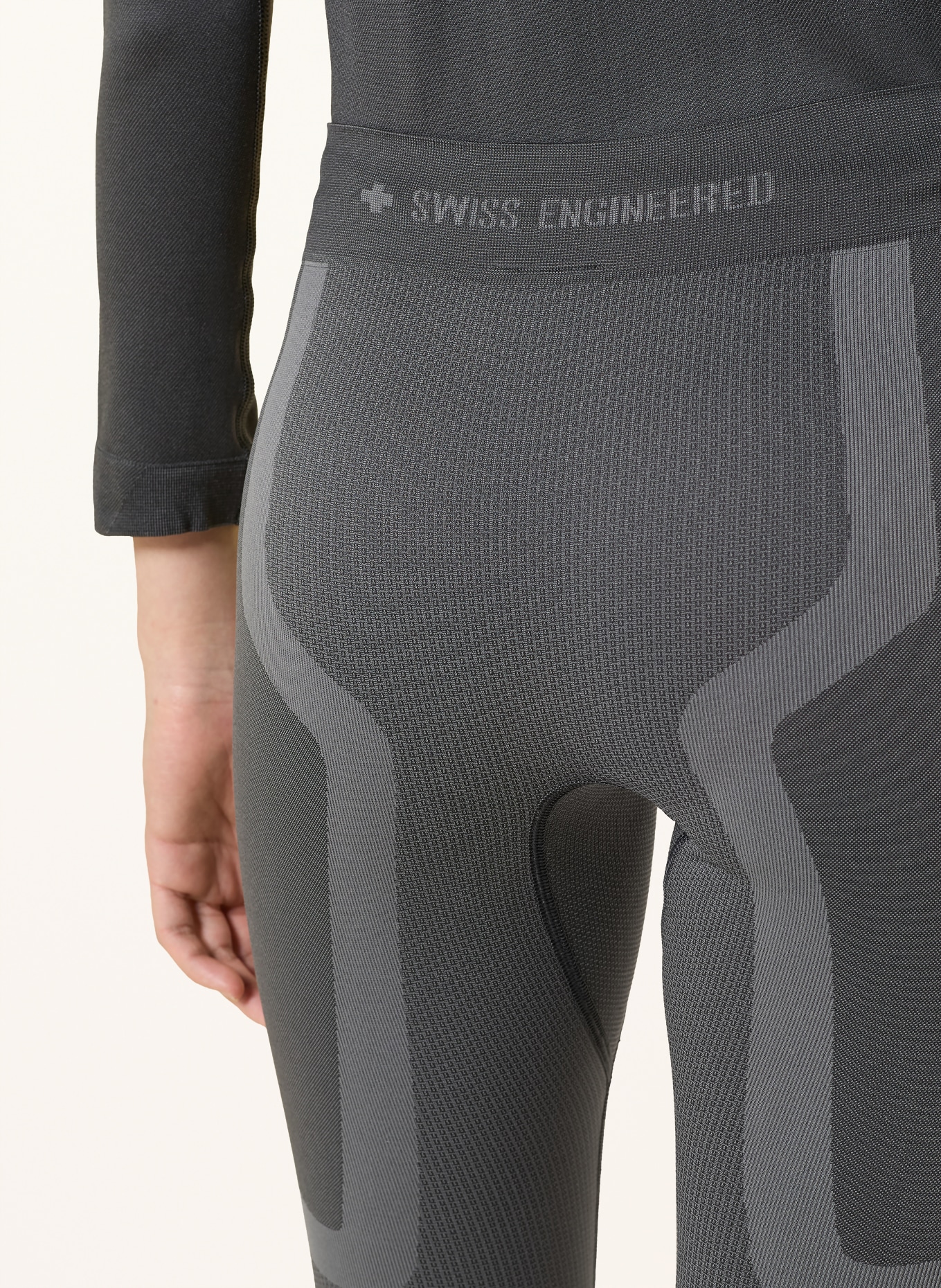 X-BIONIC Funkční kalhoty X-ENTIAL se zkrácenou délkou nohavic: TMAVĚ ŠEDÁ / SVĚTLE ŠEDÁ