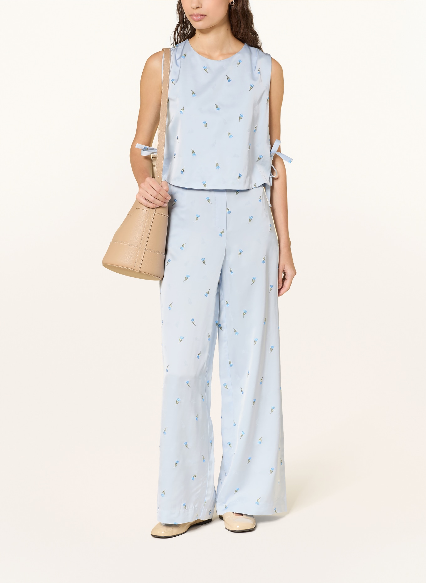 CLAUDIE PIERLOT Blusentop aus Satin: HELLBLAU