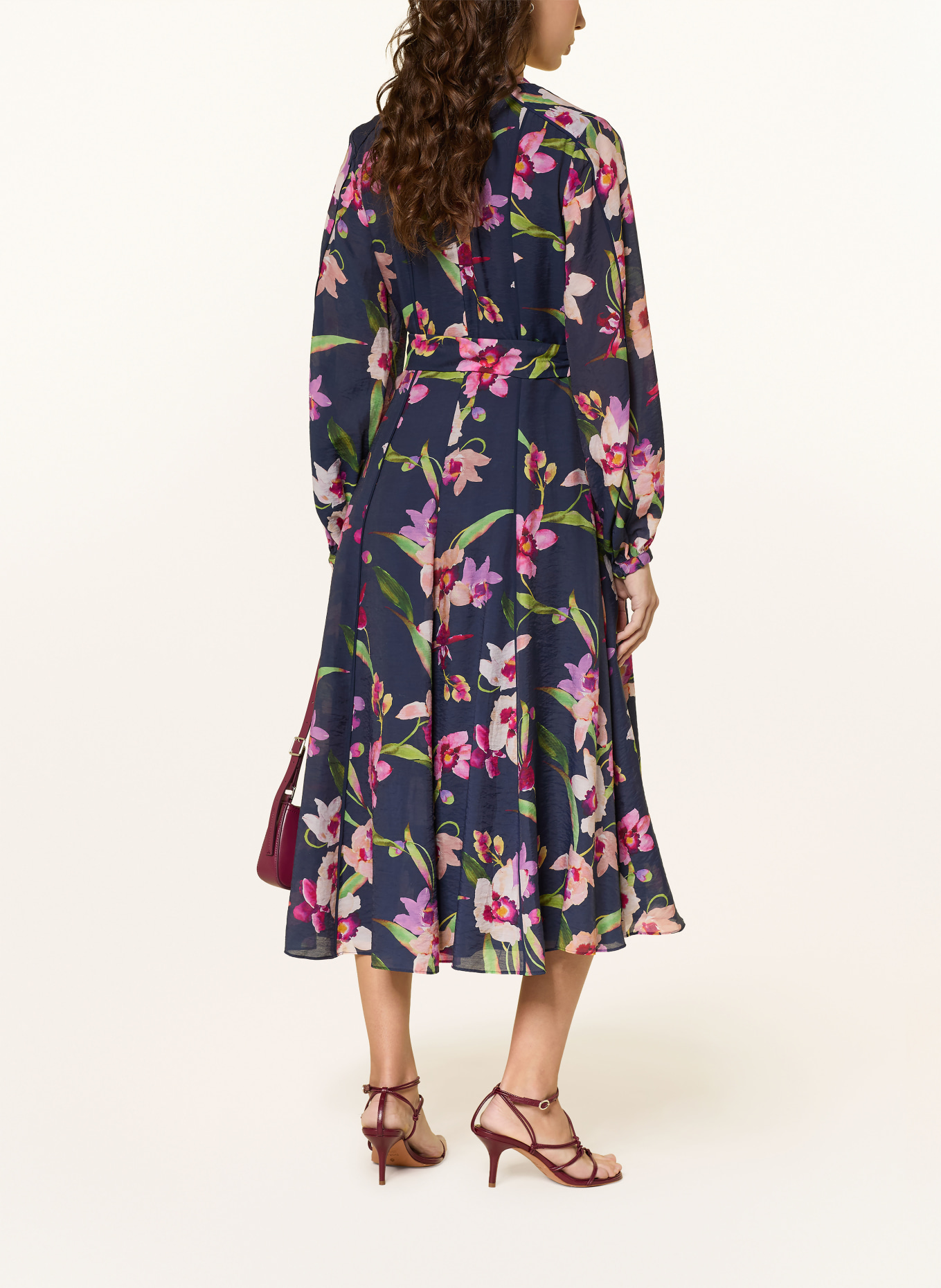 HOBBS Šaty PIPPA: TMAVĚ MODRÁ / FIALOVÁ / ZELENÁ