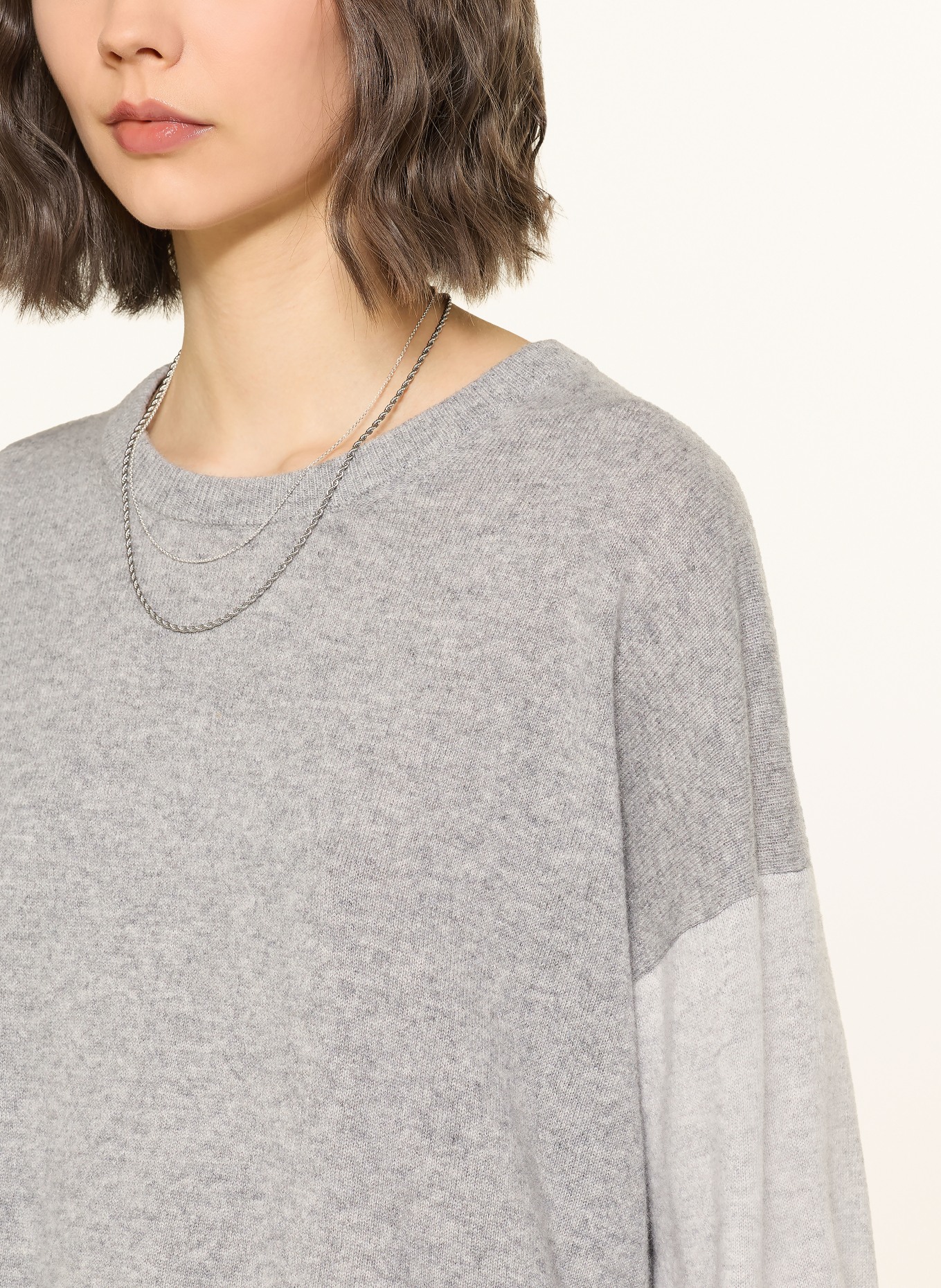 ba&sh Kašmírový svetr CHAYA: ŠEDÁ / TMAVĚ ŠEDÁ