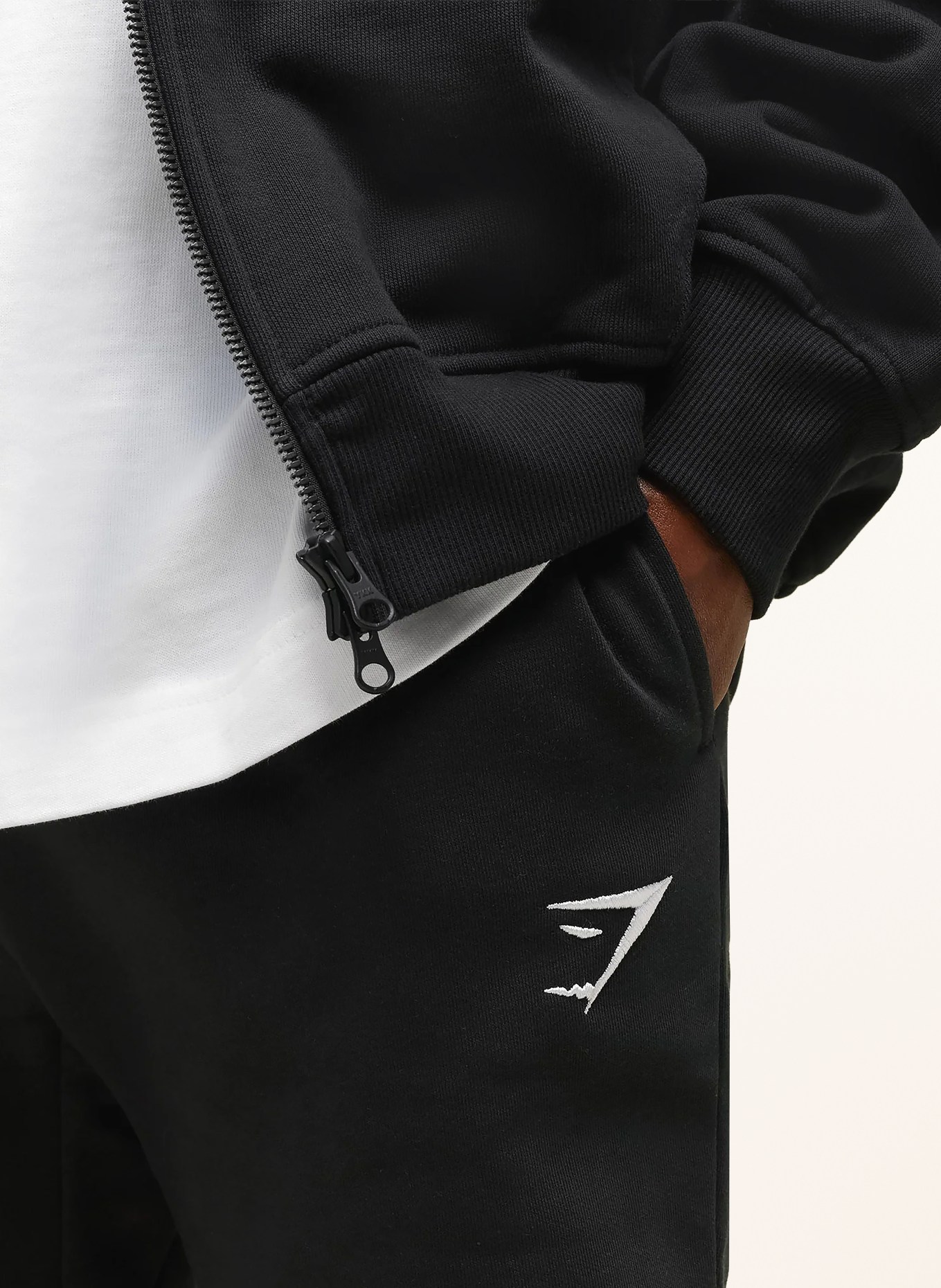 GYMSHARK Sweatpants CREST: SCHWARZ