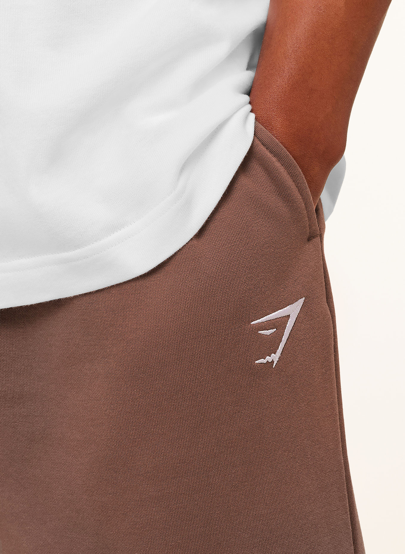 GYMSHARK Sweatpants CREST: BRAUN