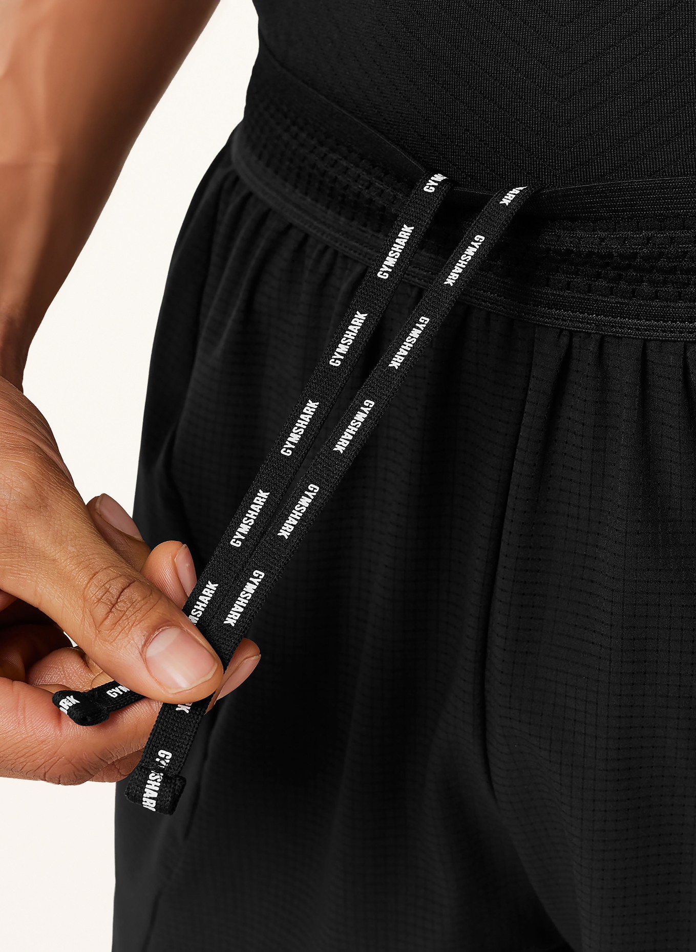 GYMSHARK 2-in-1-Laufshorts BETTER LEVEL: SCHWARZ