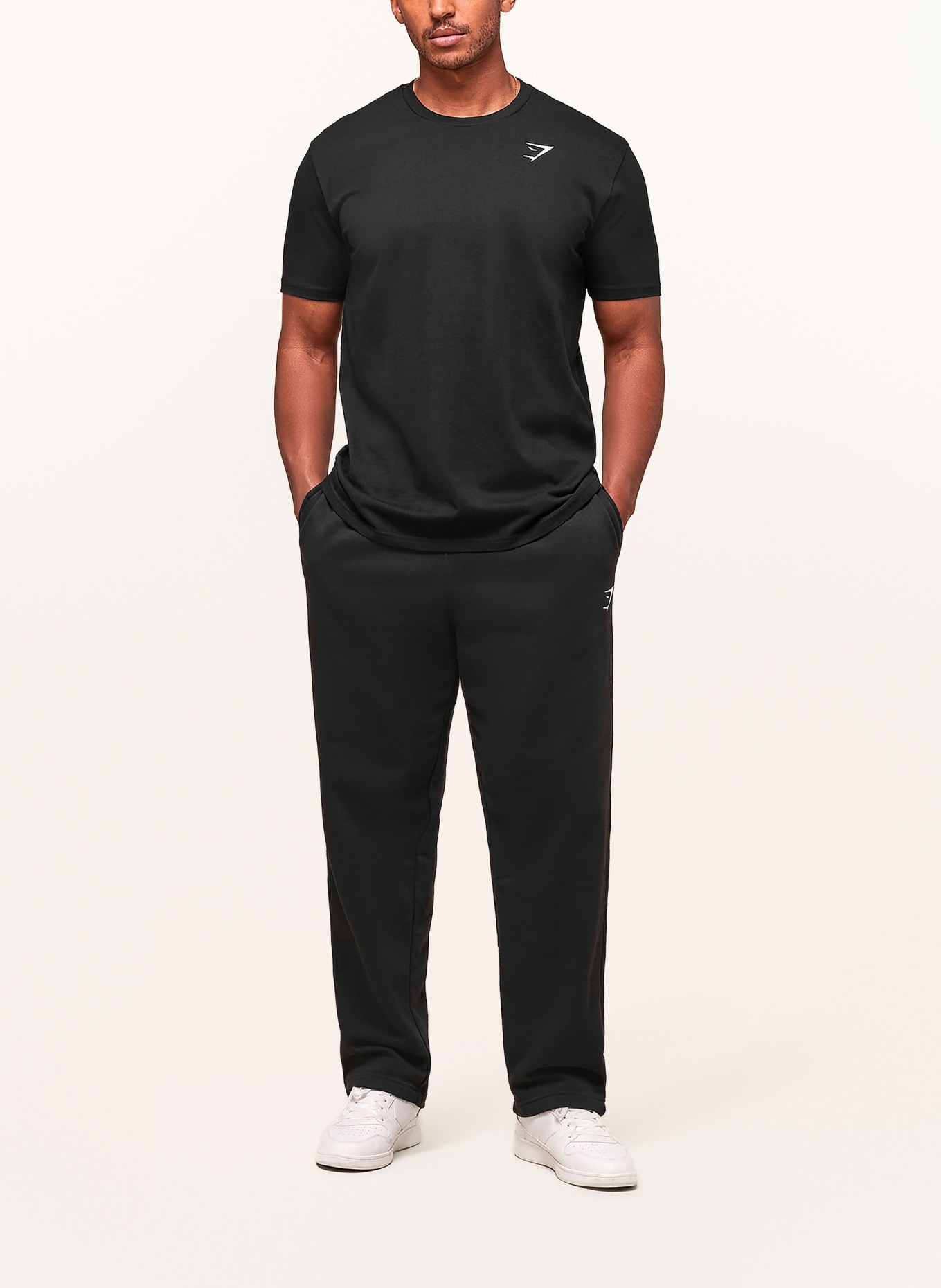 GYMSHARK T-Shirt CREST: SCHWARZ