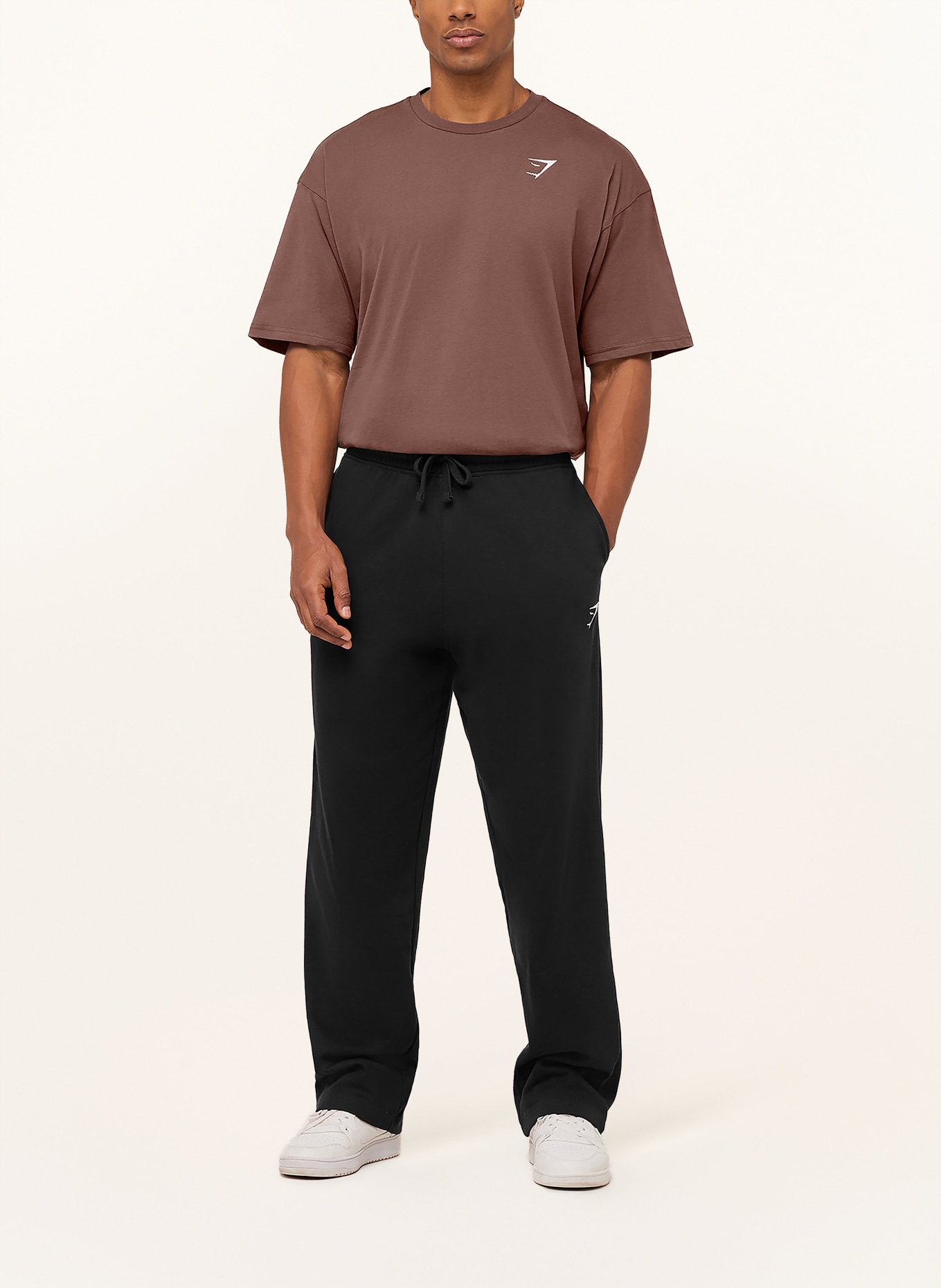 GYMSHARK Oversized-Shirt CREST: BRAUN