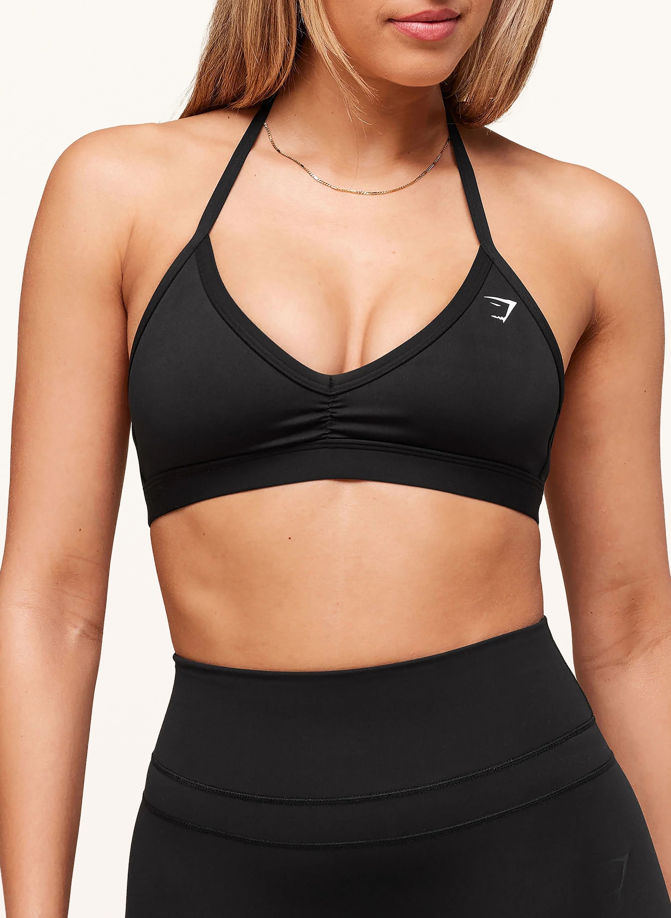 GYMSHARK Sport-BH MINIMAL HALTERNECK: SCHWARZ