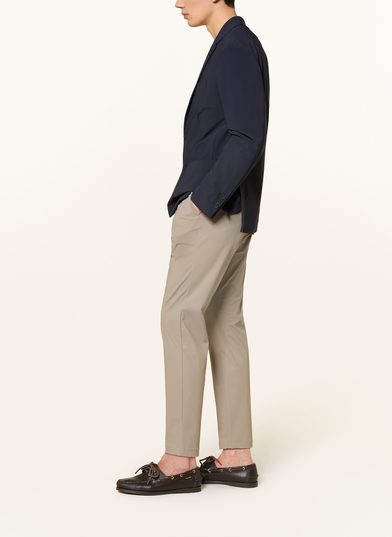 CRUNA Chino MITTE Tapered Fit: CAMEL