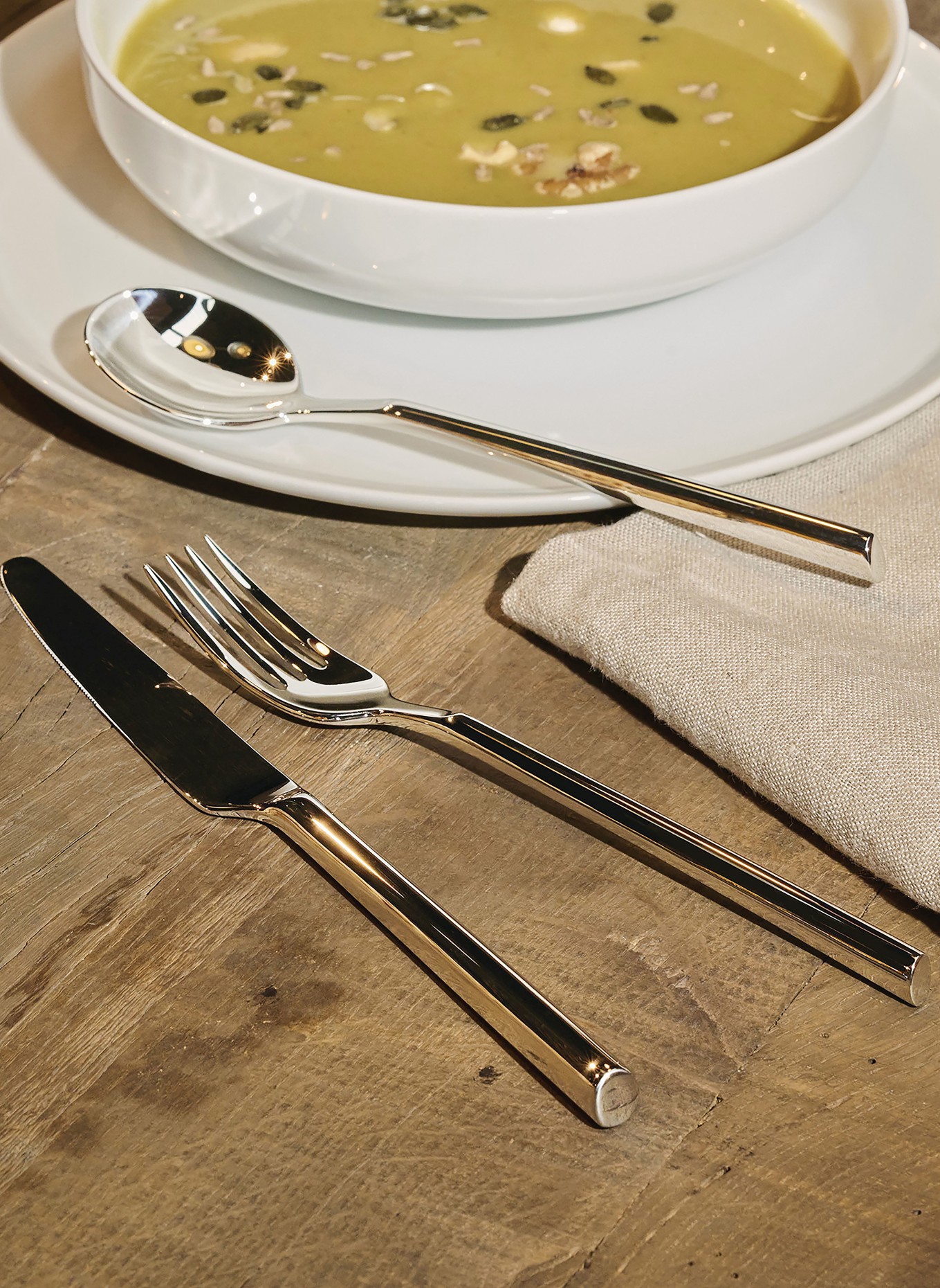 ALESSI 24-częściowy zestaw sztućców CLIVO: SREBRNY