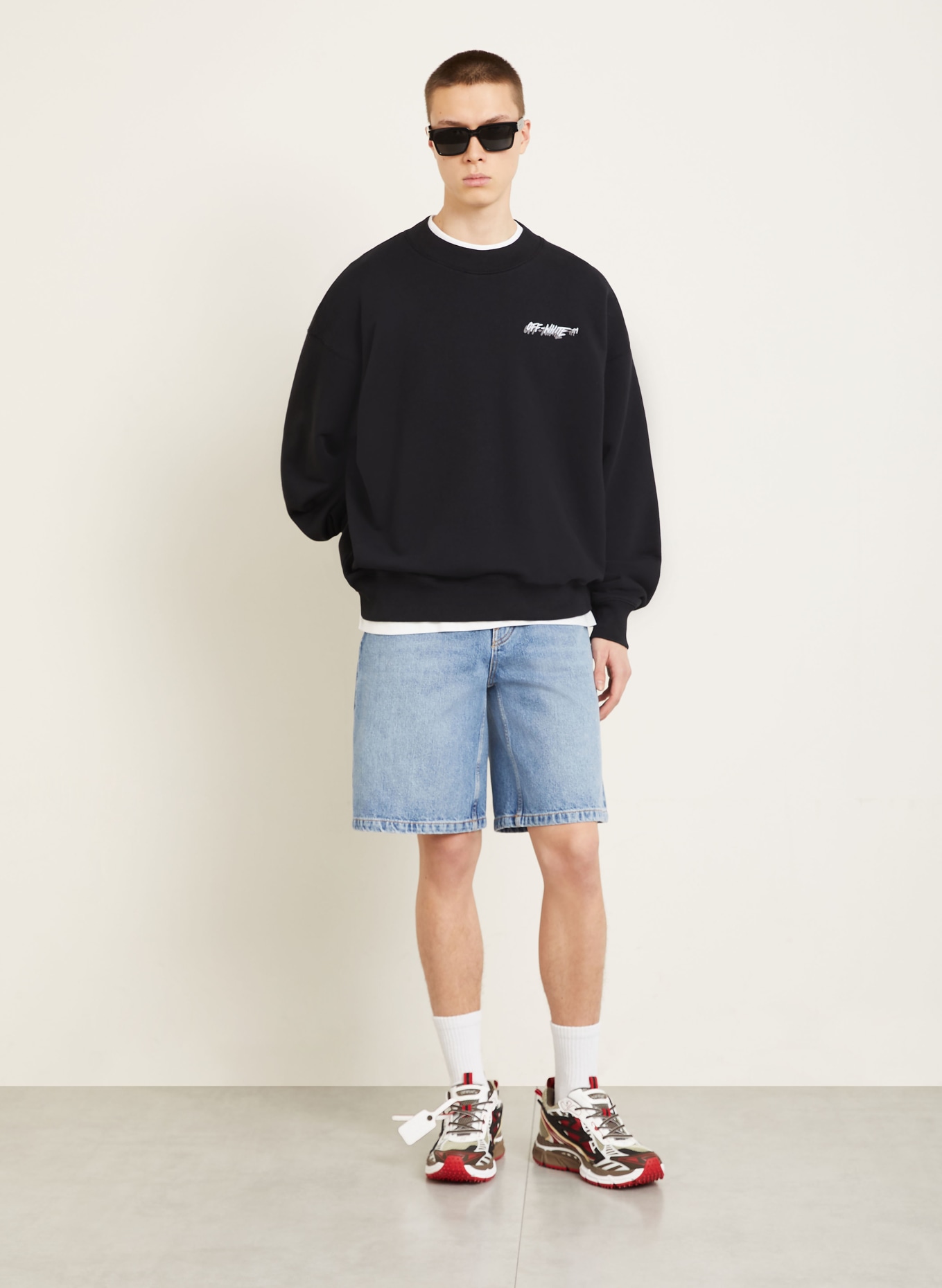 Off-White Sweatshirt: SCHWARZ