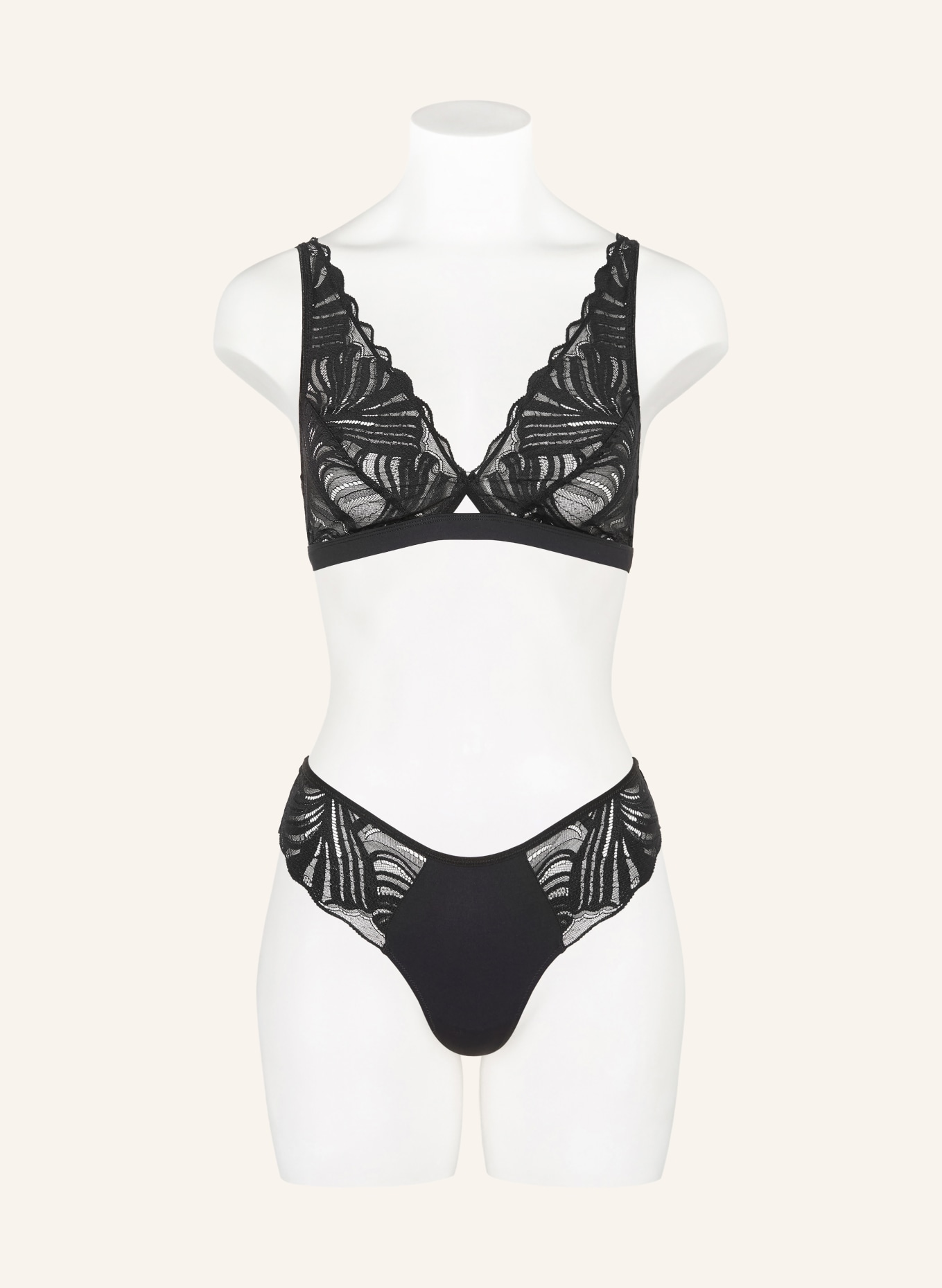 FALKE Kalhotky DELICATE TOUCH: ČERNÁ