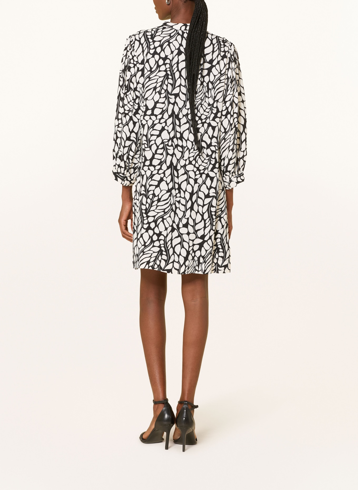 Phase Eight Šaty MILICIA s 3/4 rukávem: ČERNÁ / BÍLÁ