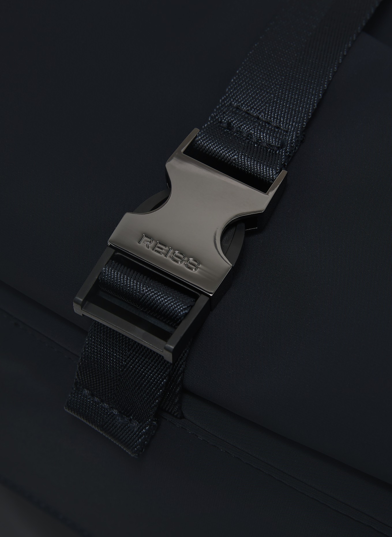 REISS Rugzak PASCAL: DONKERBLAUW