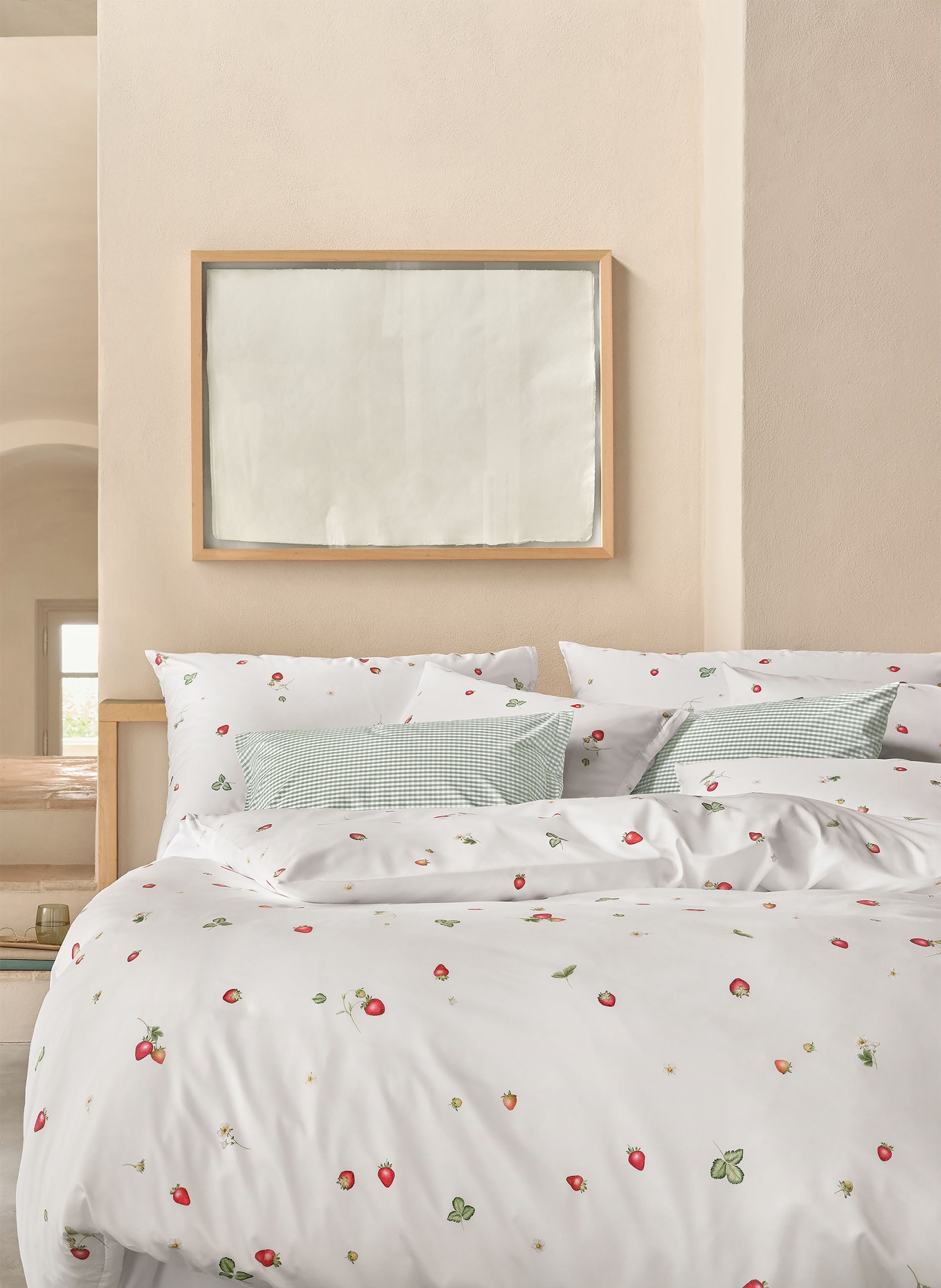 SCHLOSSBERG Bettbezug JUNE: WEISS / DUNKELROT / HELLORANGE