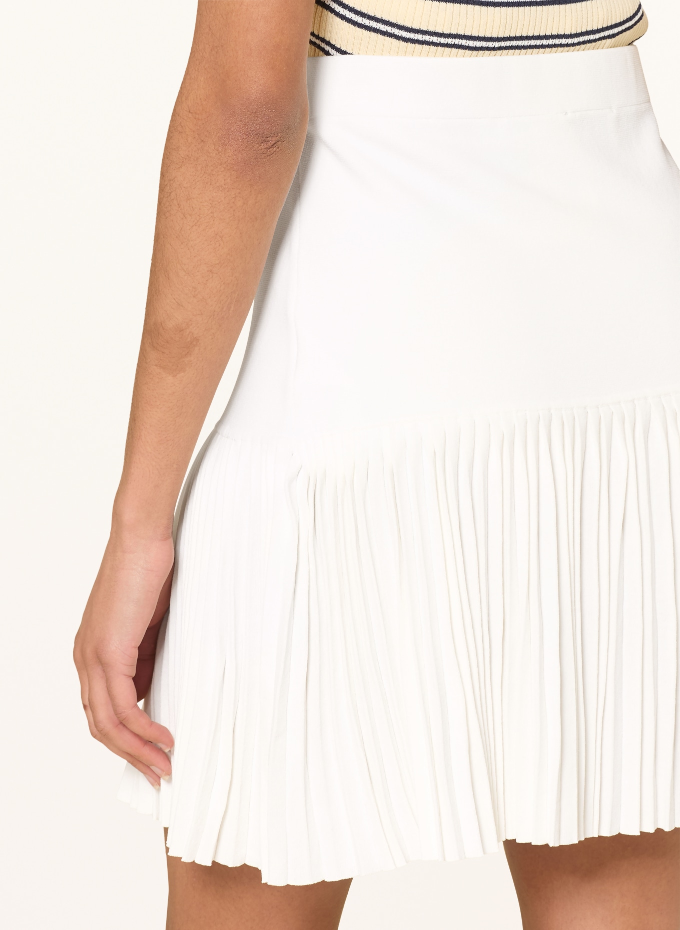 CLAUDIE PIERLOT Strickrock mit Plissees: ECRU