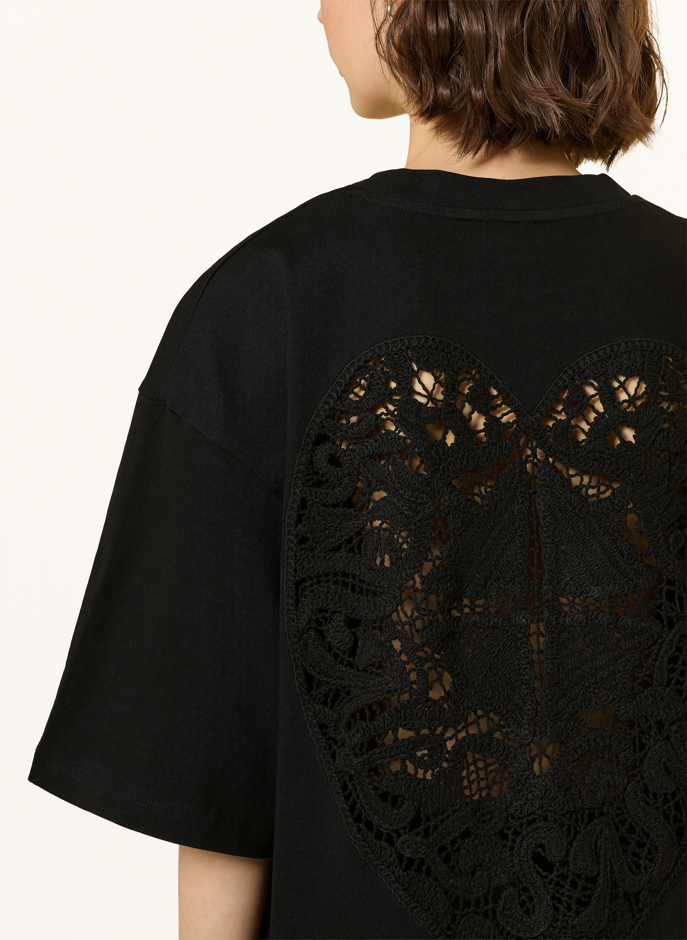 ALLSAINTS Oversized tričko ESME AMELIE s krajkou: ČERNÁ