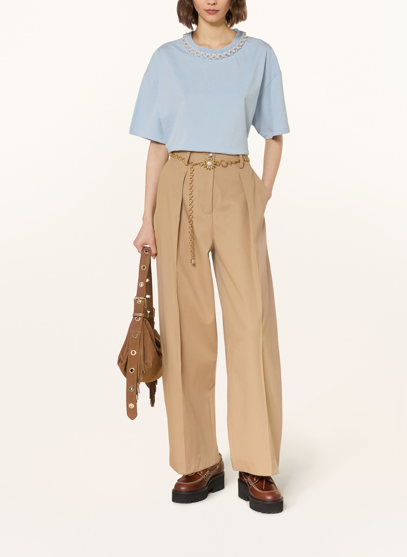 maje T-Shirt mit Schmucksteinen und Schmuckperlen: HELLBLAU