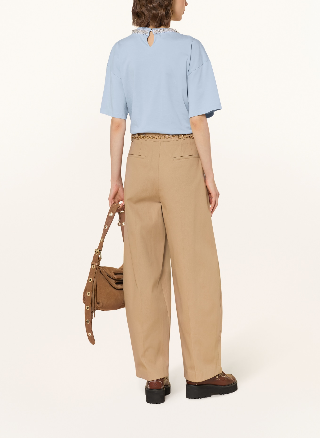 maje T-Shirt mit Schmucksteinen und Schmuckperlen: HELLBLAU