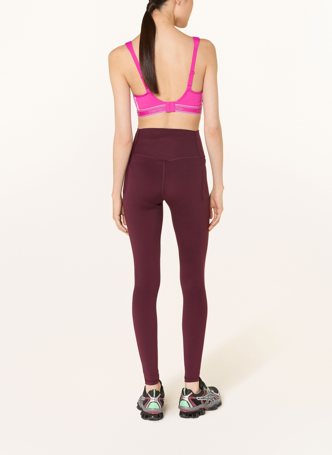 Triumph Sportovní podprsenka TRIACTION CARDIO BREEZE s síťovinou: RŮŽOVÁ / STŘÍBRNÁ / SVĚTLE ŠEDÁ