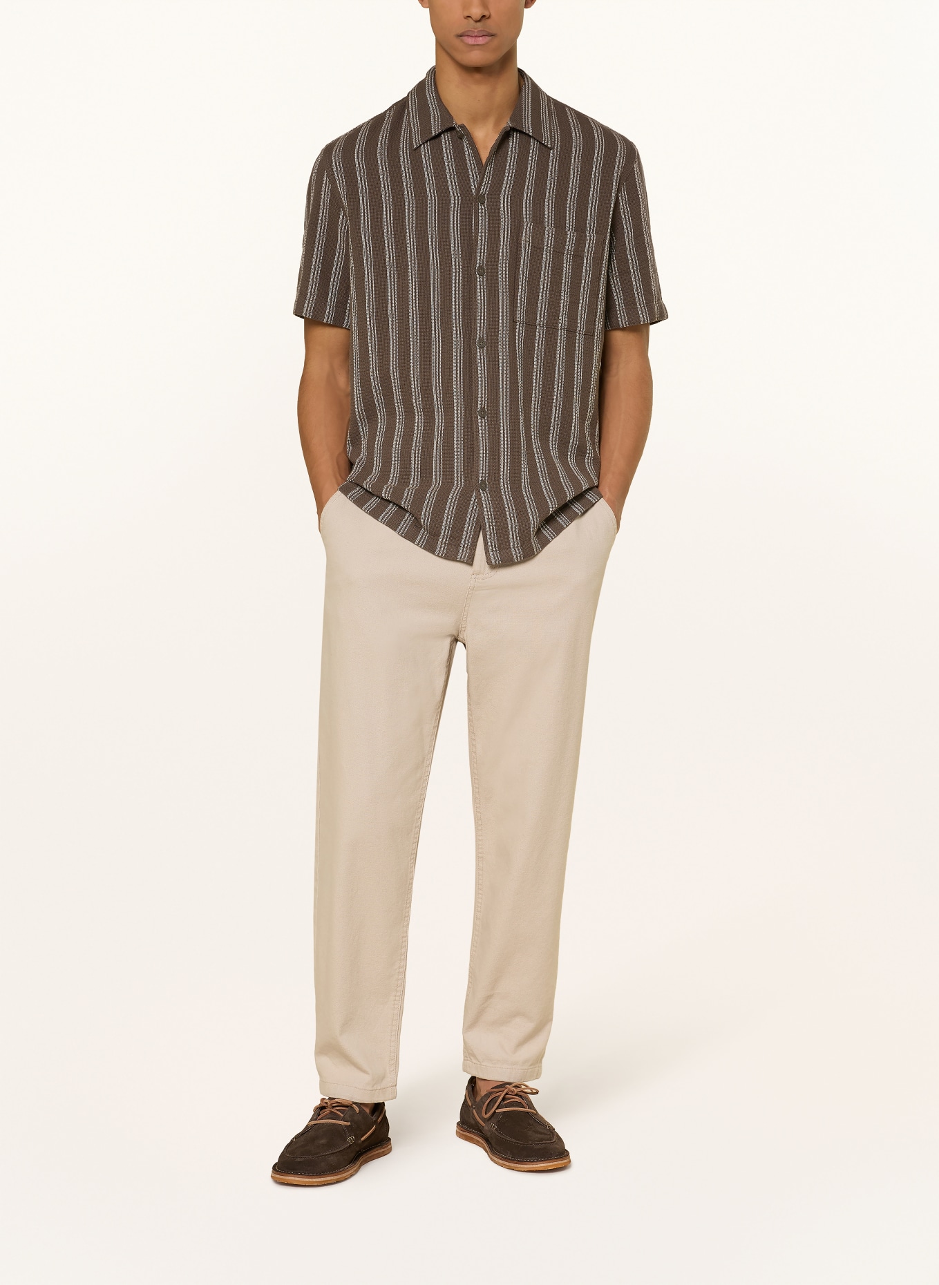 Marc O'Polo Chemise à manches courtes coupe classique: MARRON FONCÉ / BLANC