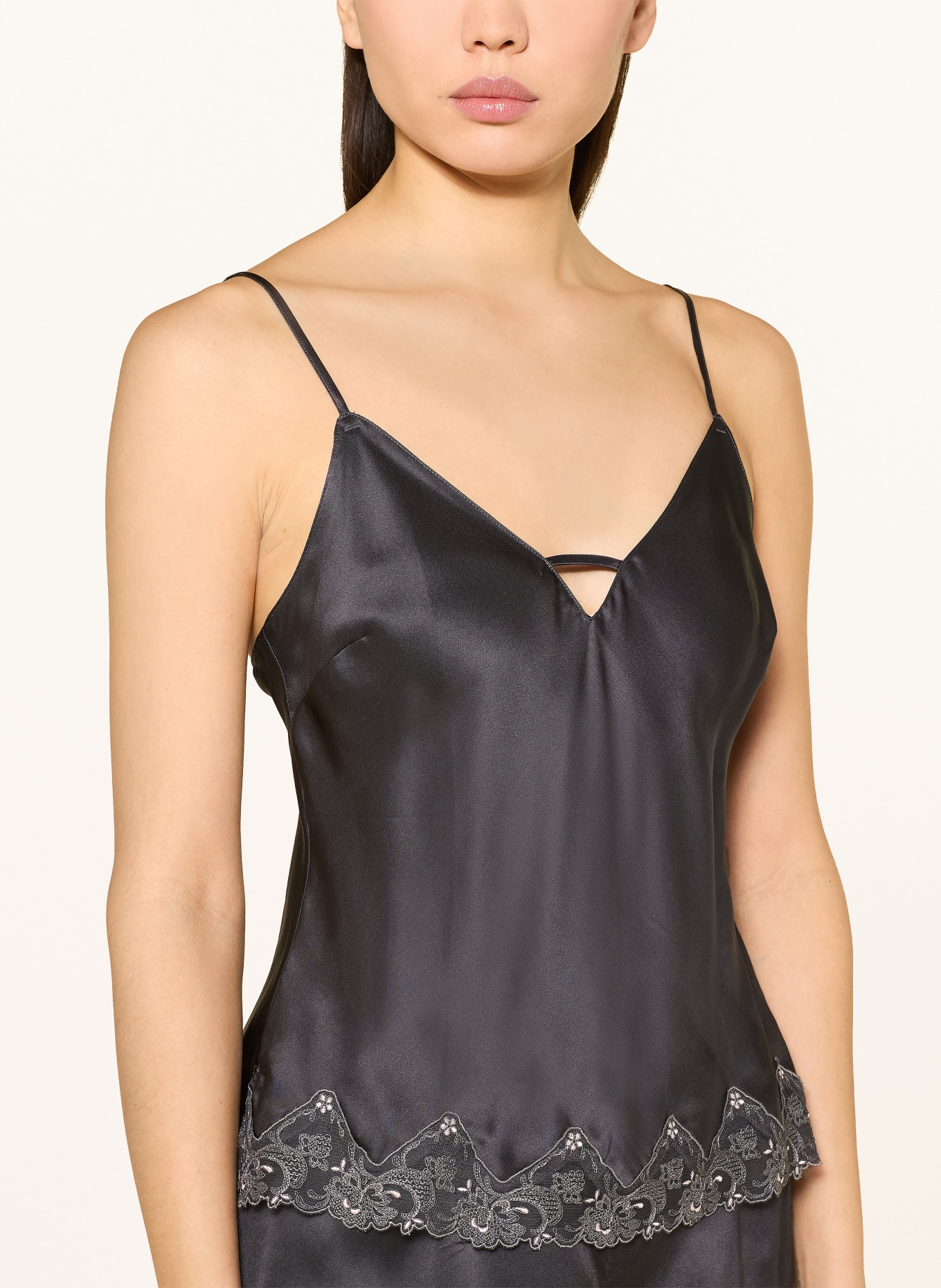 CHANTELLE CABARET SAUVAGE nightdress with lace: BLACK / LIGHT PINK