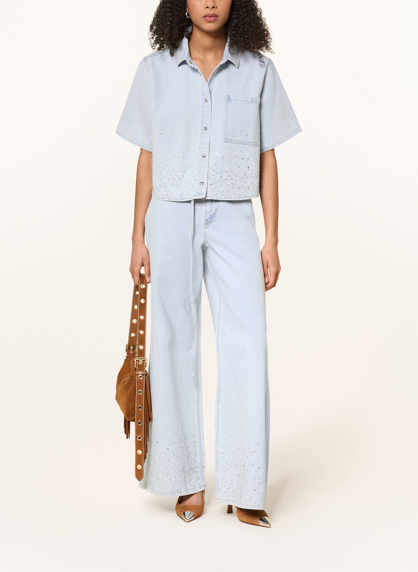 maje Jeansbluse mit Schmucksteinen: HELLBLAU