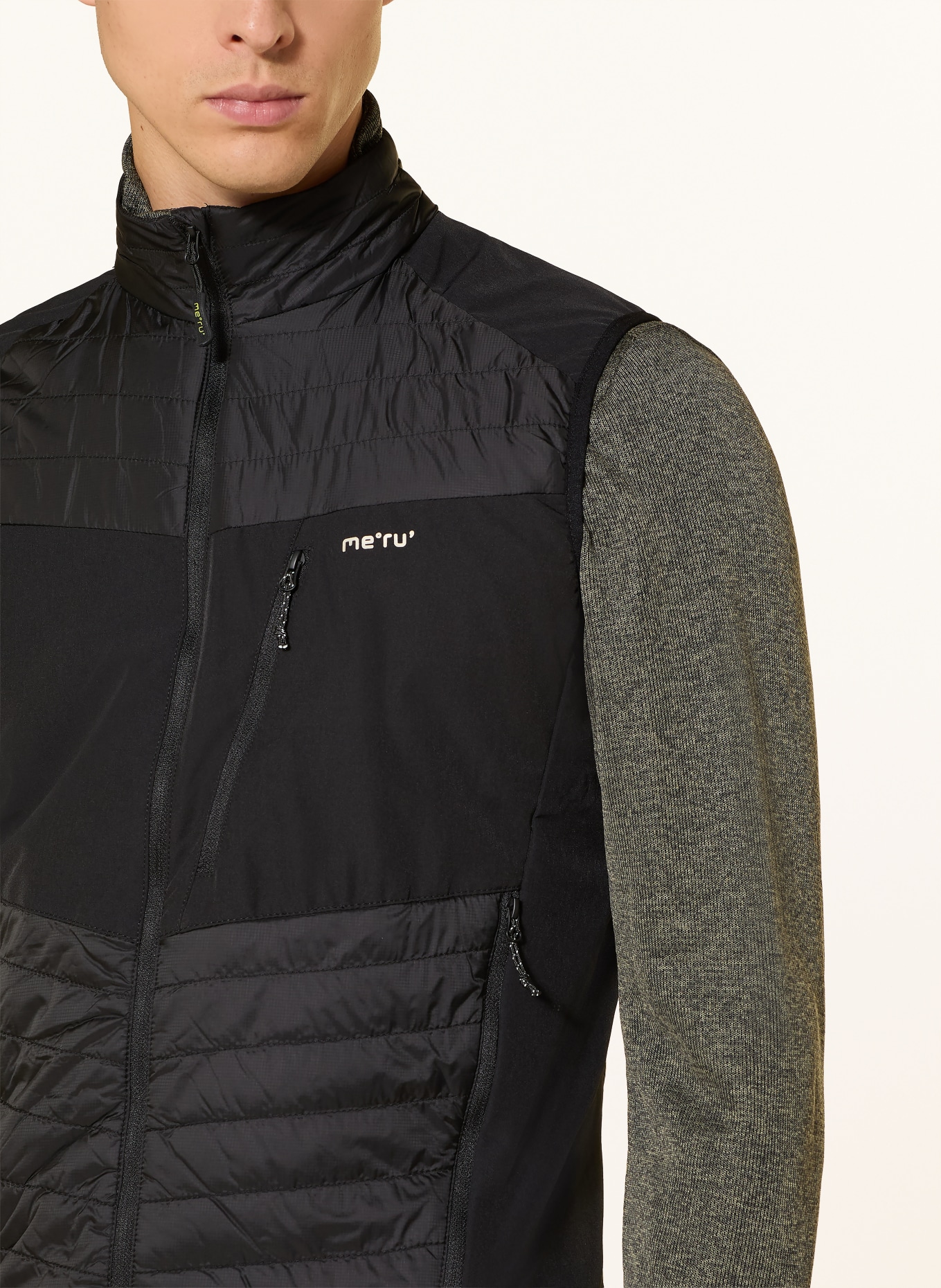 me°ru' JAUJA hybrid vest: BLACK
