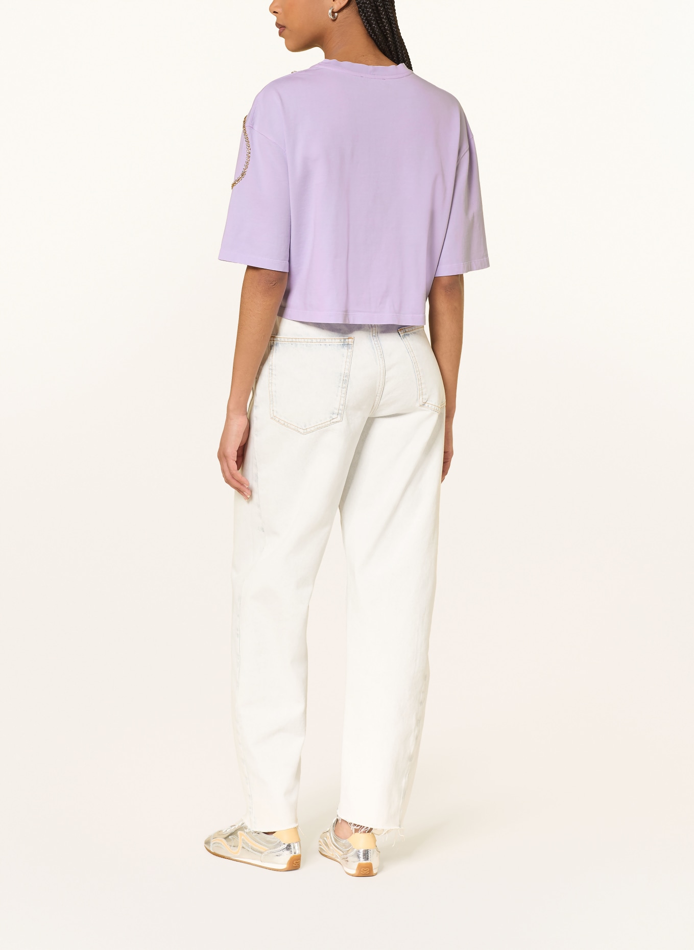 SANDRO T-Shirt mit Schmucksteinen: HELLLILA / GOLD