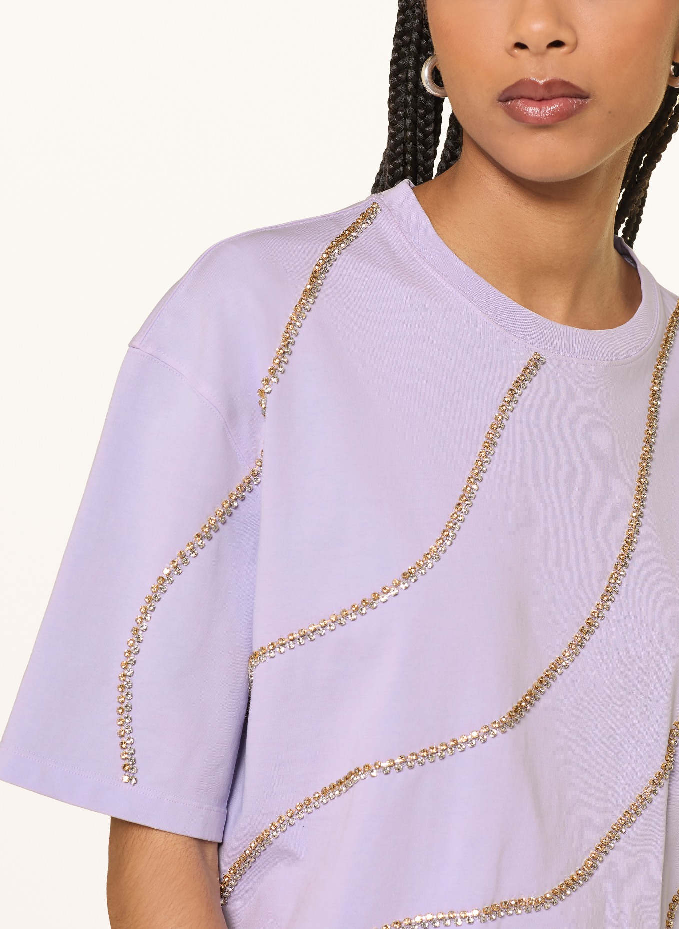 SANDRO T-Shirt mit Schmucksteinen: HELLLILA / GOLD