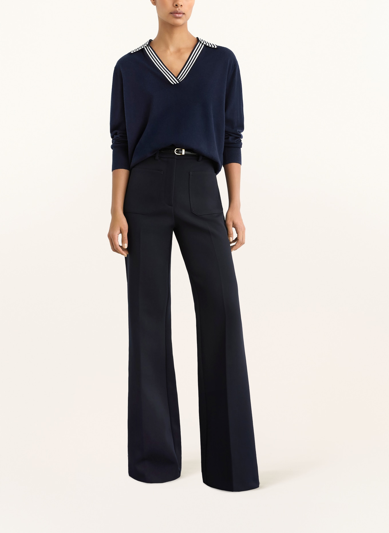 REISS Svetr NOVA: TMAVĚ MODRÁ / BÍLÁ