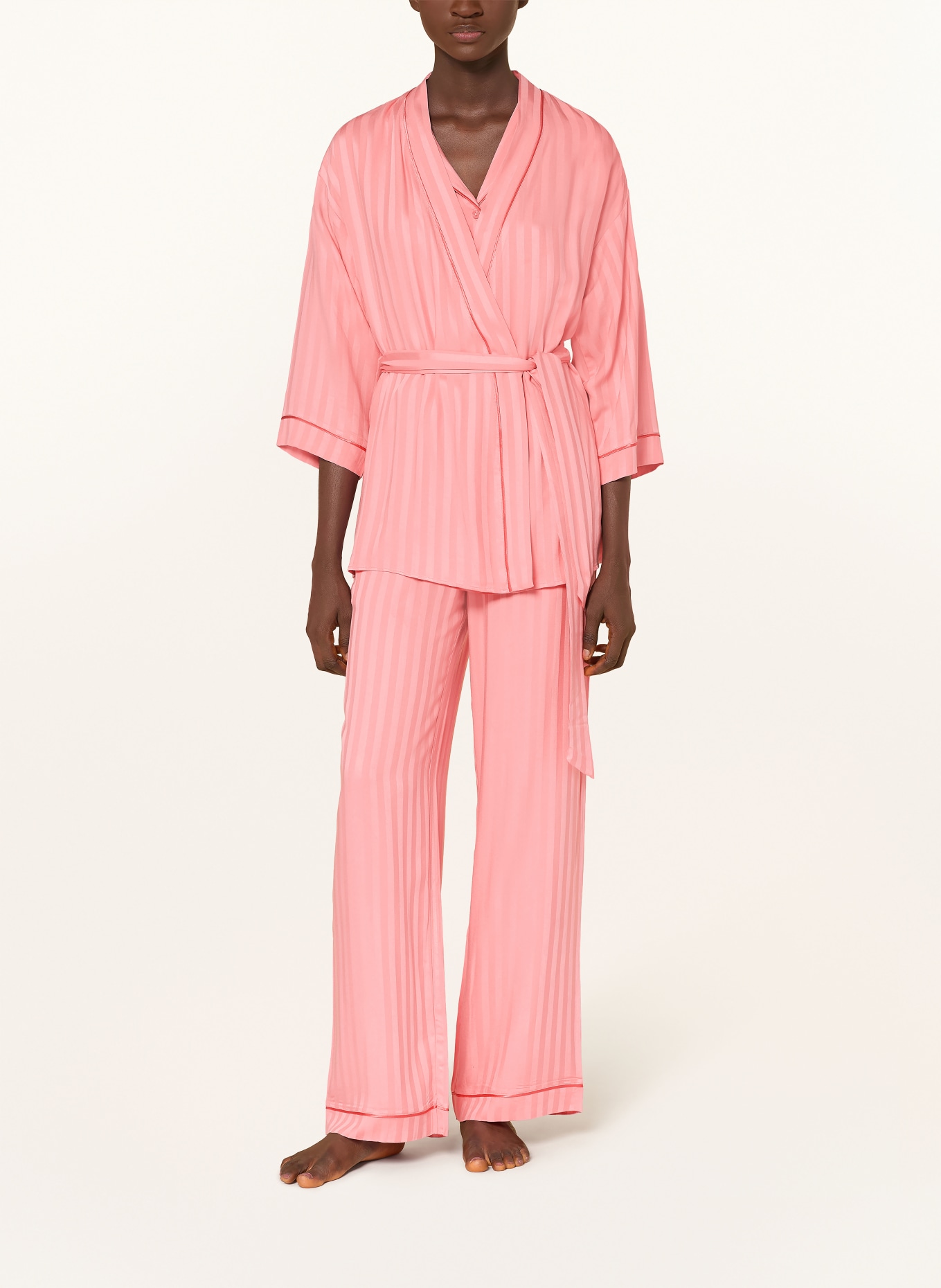 Triumph AMOURETTE women's dressing gown with 3/4 sleeves: LIGHT RED