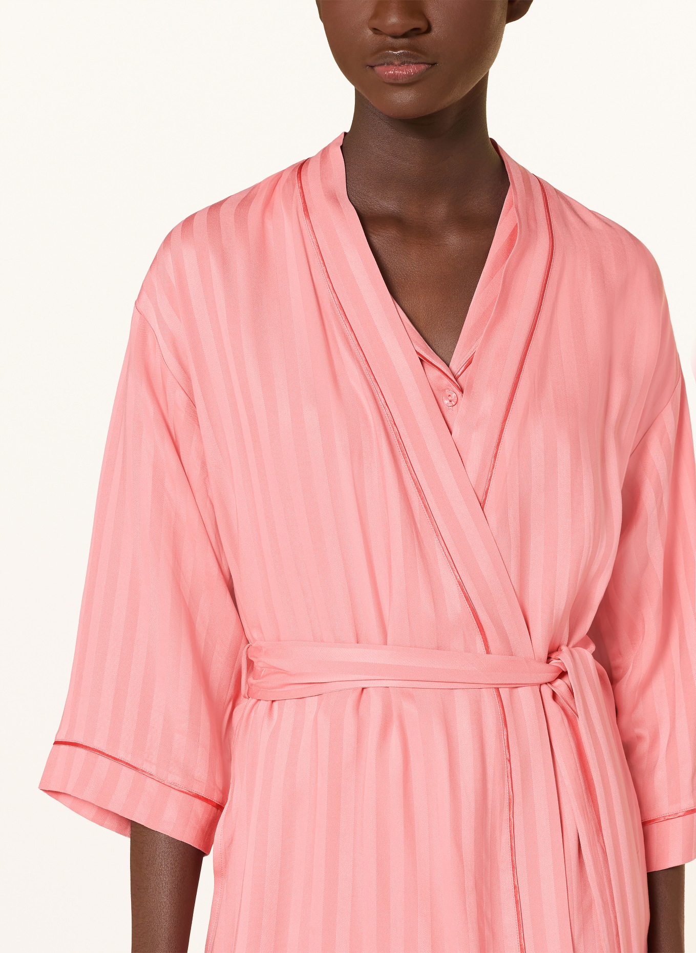 Triumph AMOURETTE women's dressing gown with 3/4 sleeves: LIGHT RED