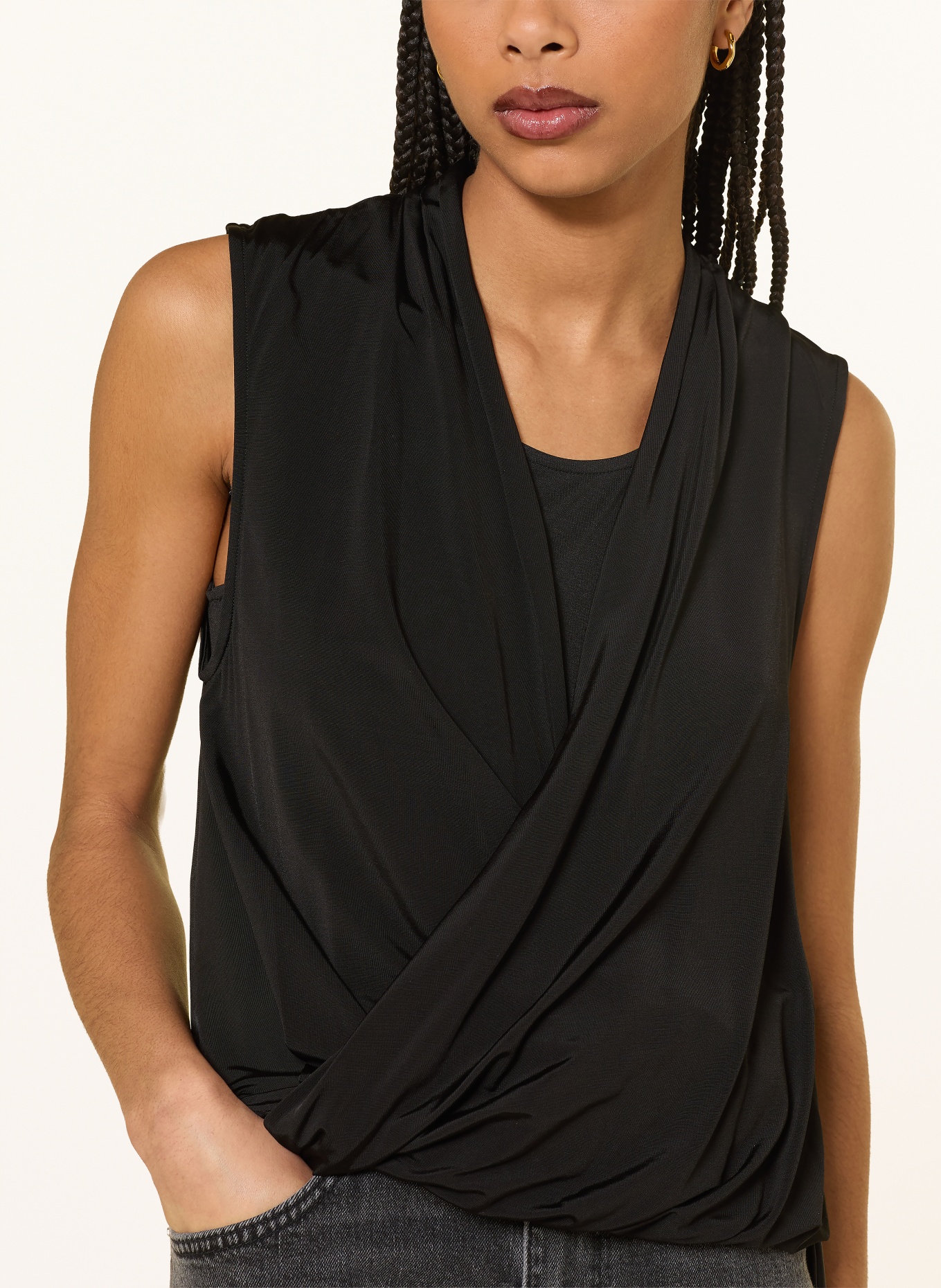 ALLSAINTS Top ADALINE v zavinovacím stylu: ČERNÁ