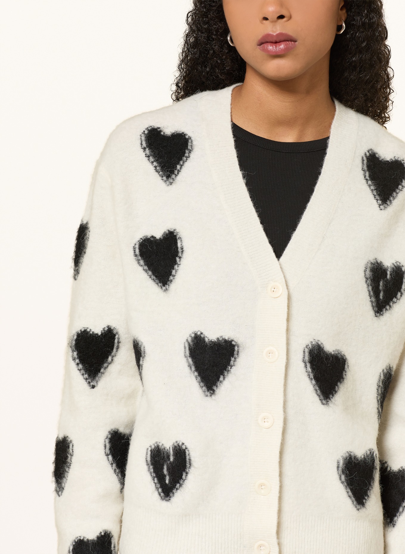 ALLSAINTS Strickjacke SCATTER HEART mit Alpaka: CREME / SCHWARZ