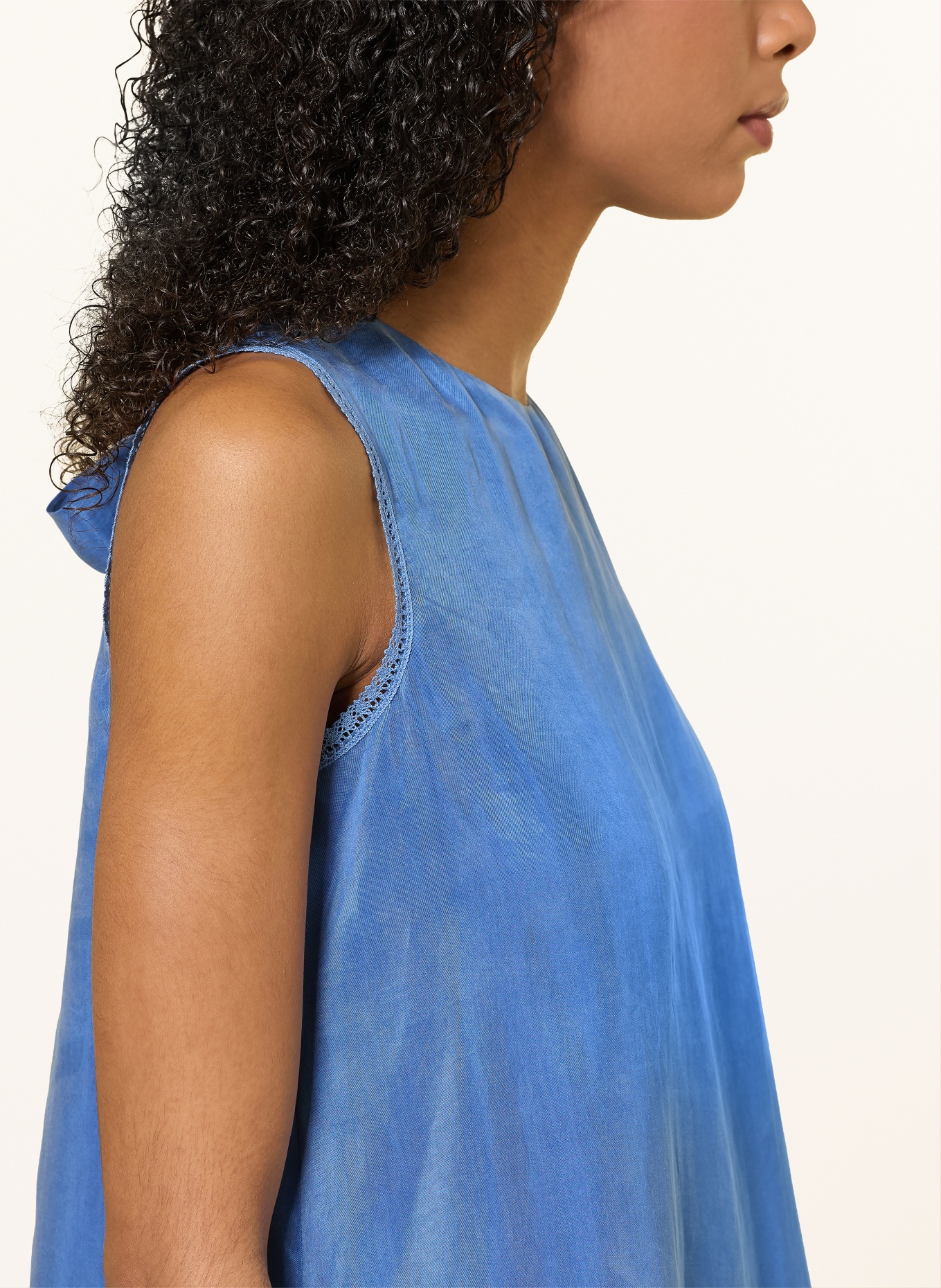 CLAUDIE PIERLOT Kleid mit Spitze: HELLBLAU